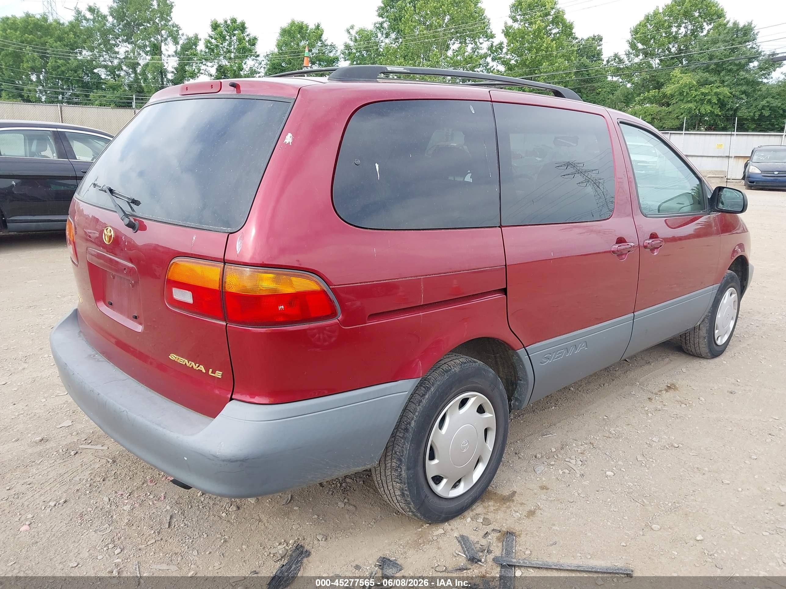 1998 Toyota Sienna Le Red vin: 4T3ZF13C6WU074593