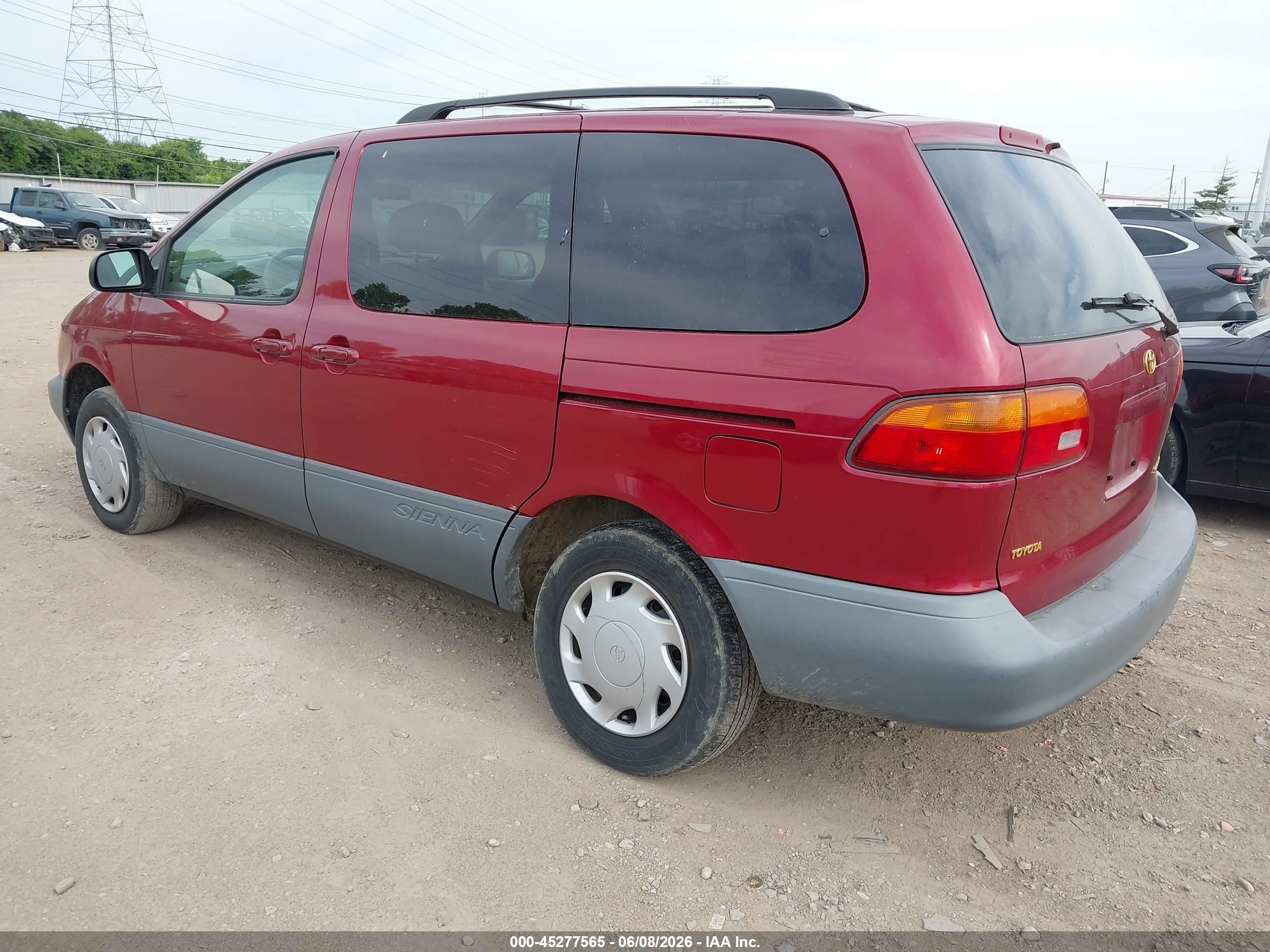 1998 Toyota Sienna Le Red vin: 4T3ZF13C6WU074593
