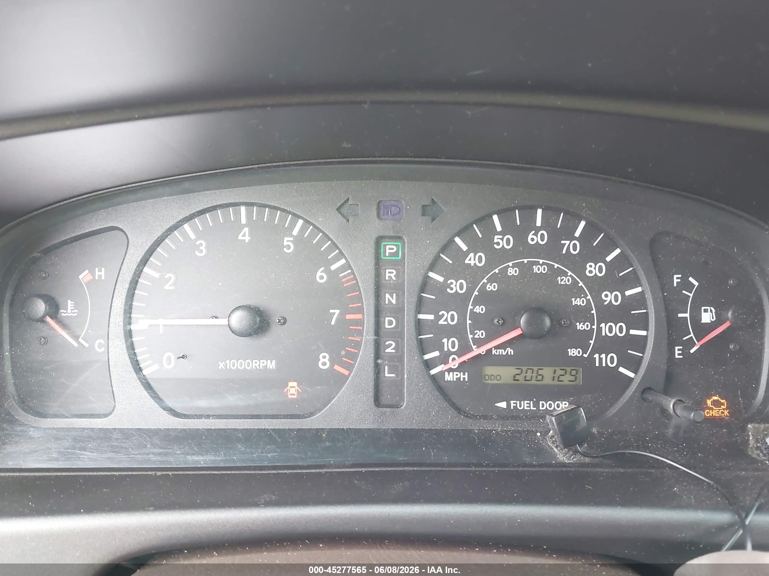 1998 Toyota Sienna Le Red vin: 4T3ZF13C6WU074593