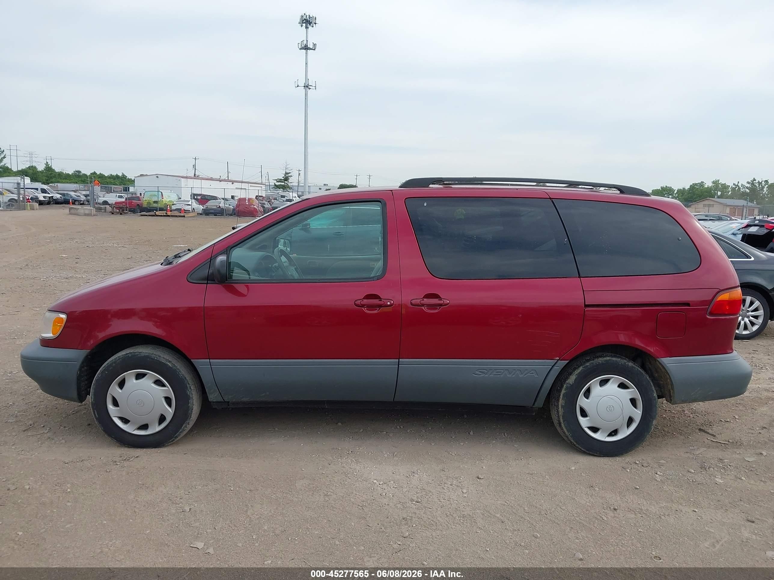 1998 Toyota Sienna Le Red vin: 4T3ZF13C6WU074593