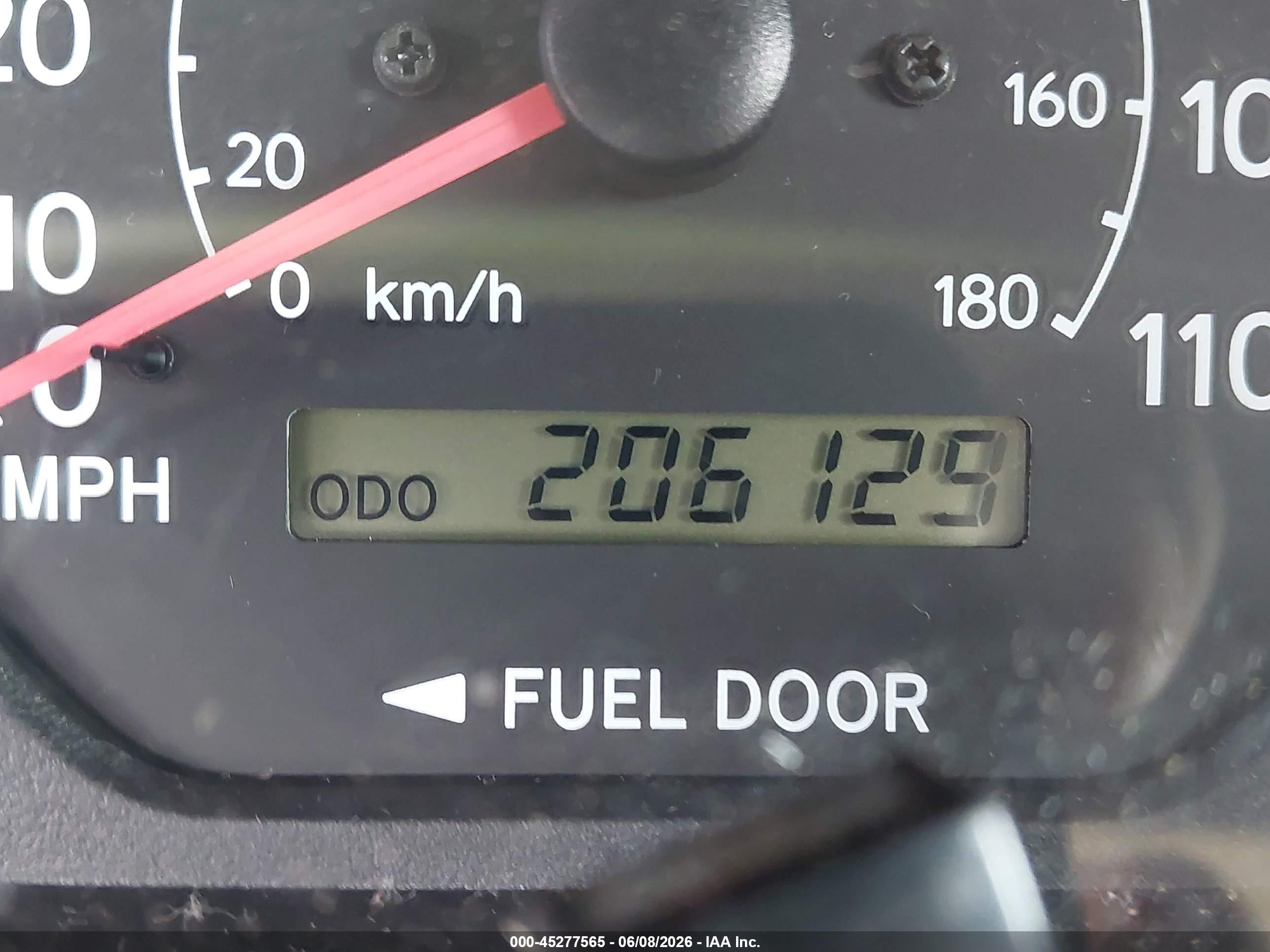 1998 Toyota Sienna Le Red vin: 4T3ZF13C6WU074593
