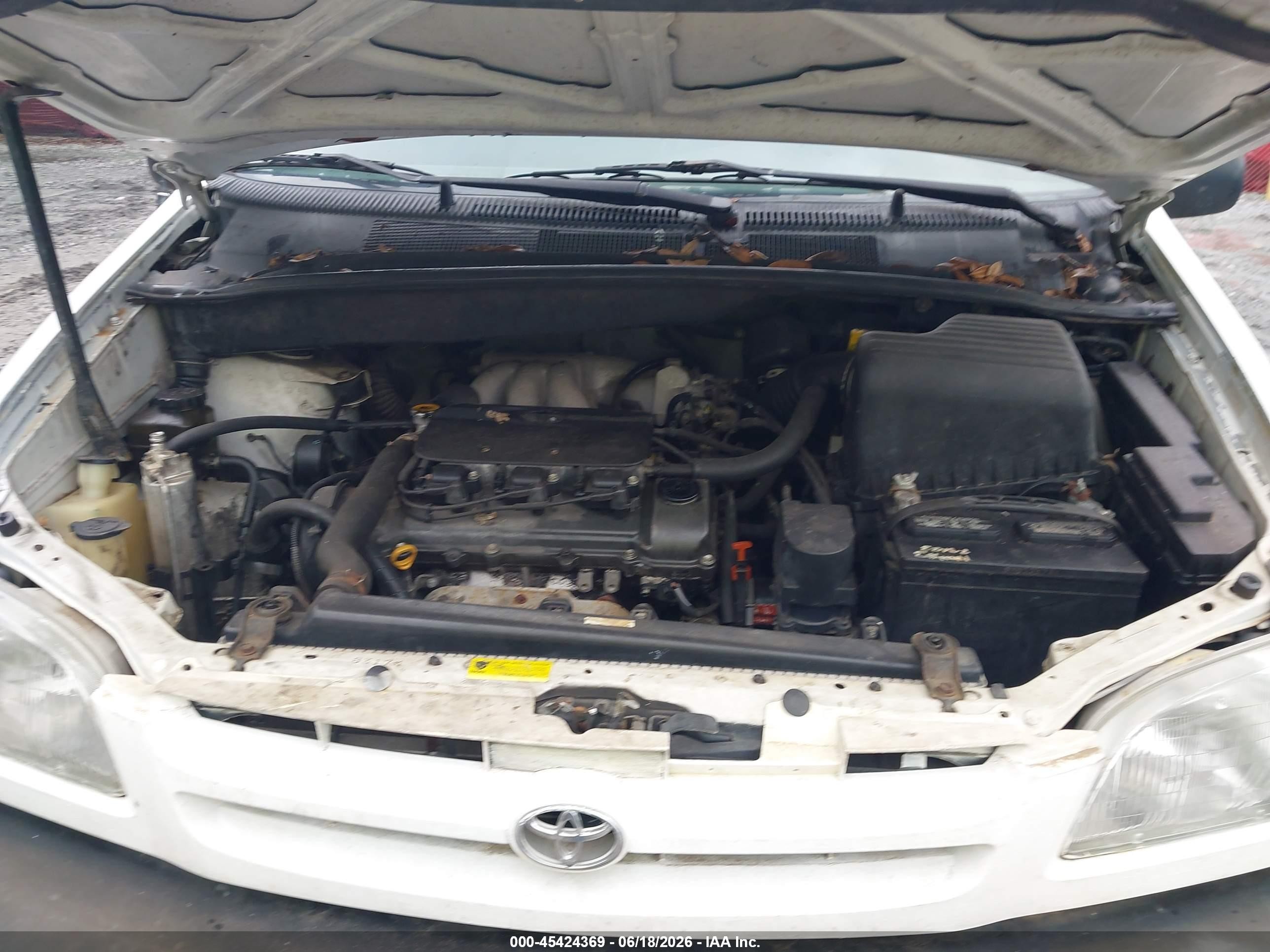 1998 Toyota Sienna Le White vin: 4T3ZF13C6WU083102