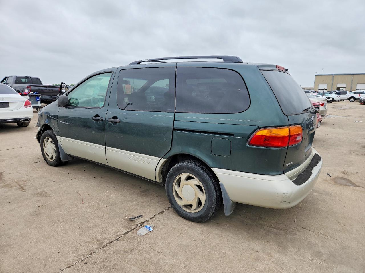 1999 Toyota Sienna Xle Green vin: 4T3ZF13C6XU114818