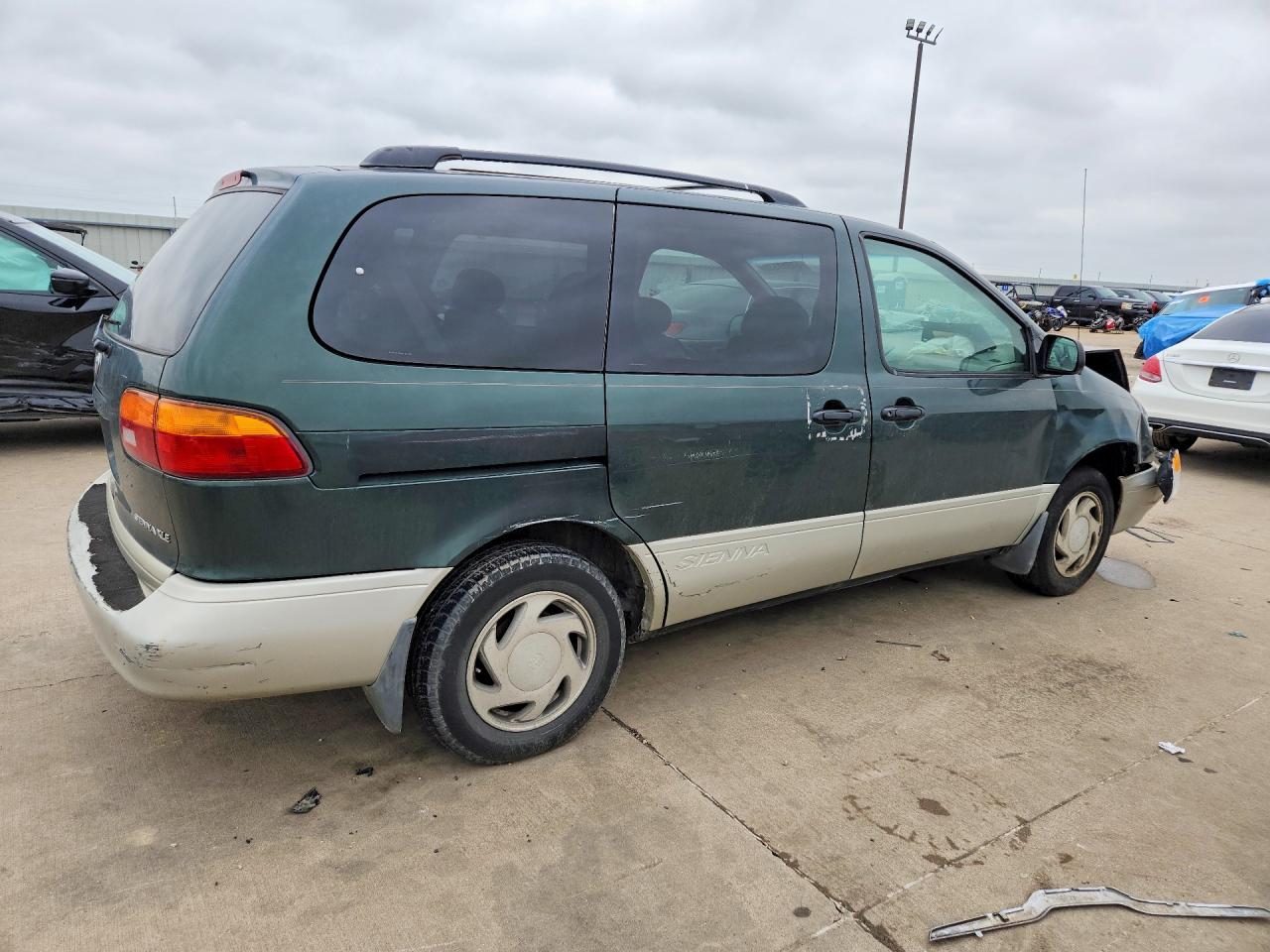 1999 Toyota Sienna Xle Green vin: 4T3ZF13C6XU114818