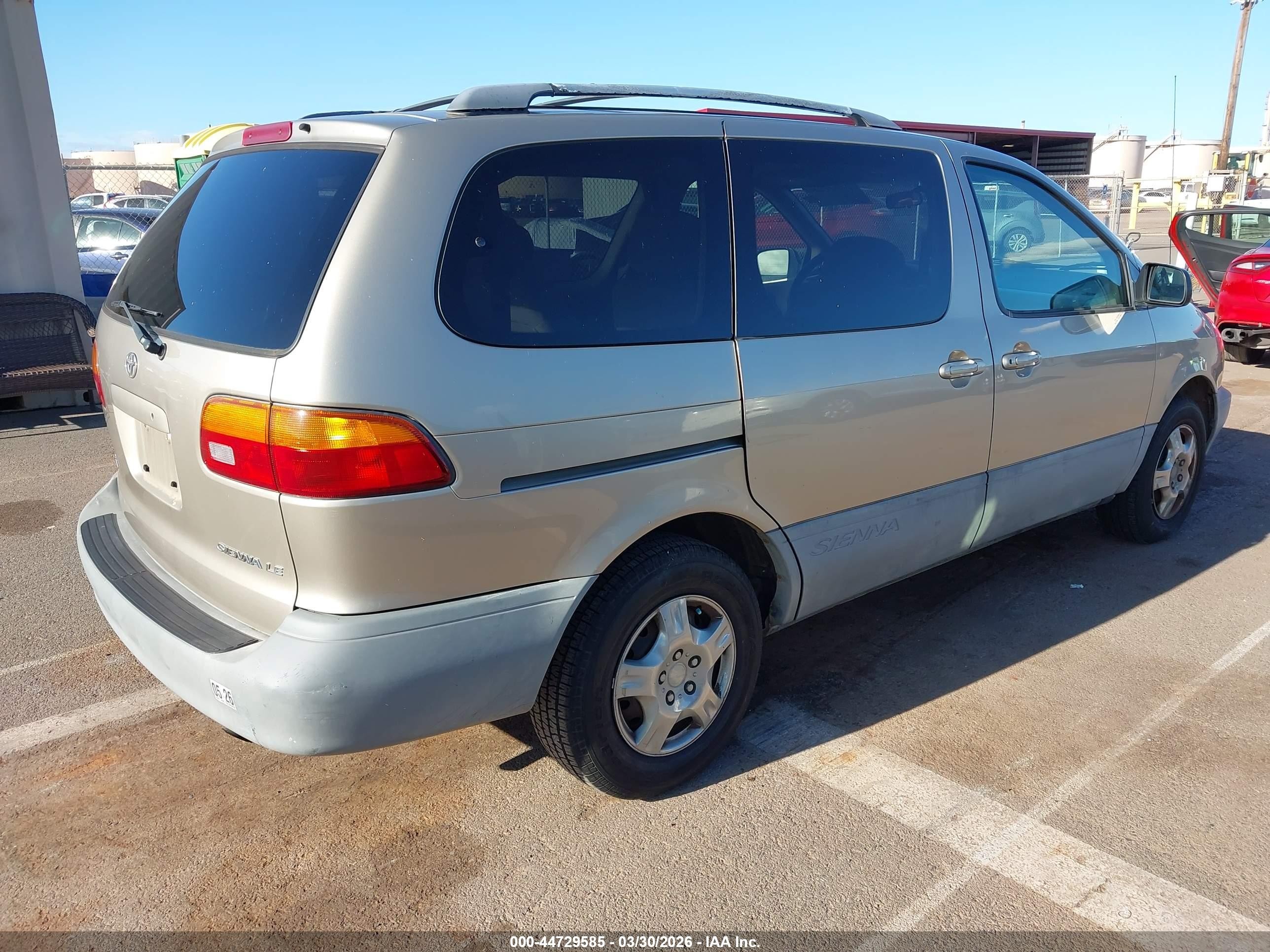 2000 Toyota Sienna Le Gold vin: 4T3ZF13C6YU257768