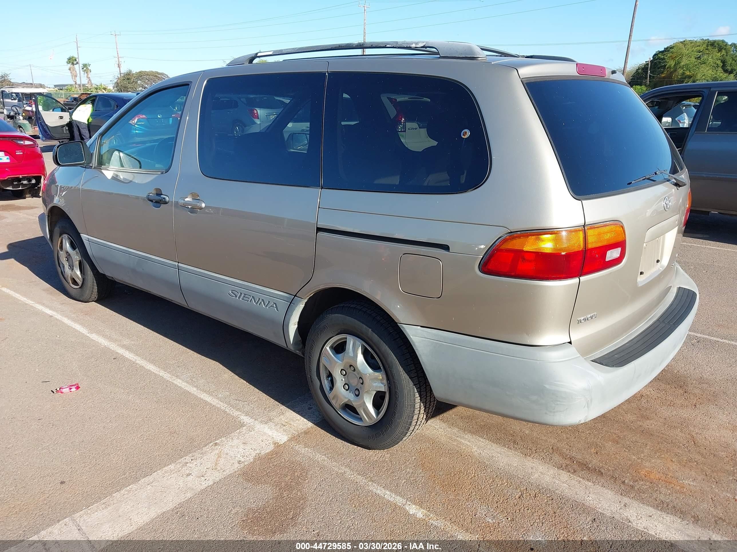 2000 Toyota Sienna Le Gold vin: 4T3ZF13C6YU257768