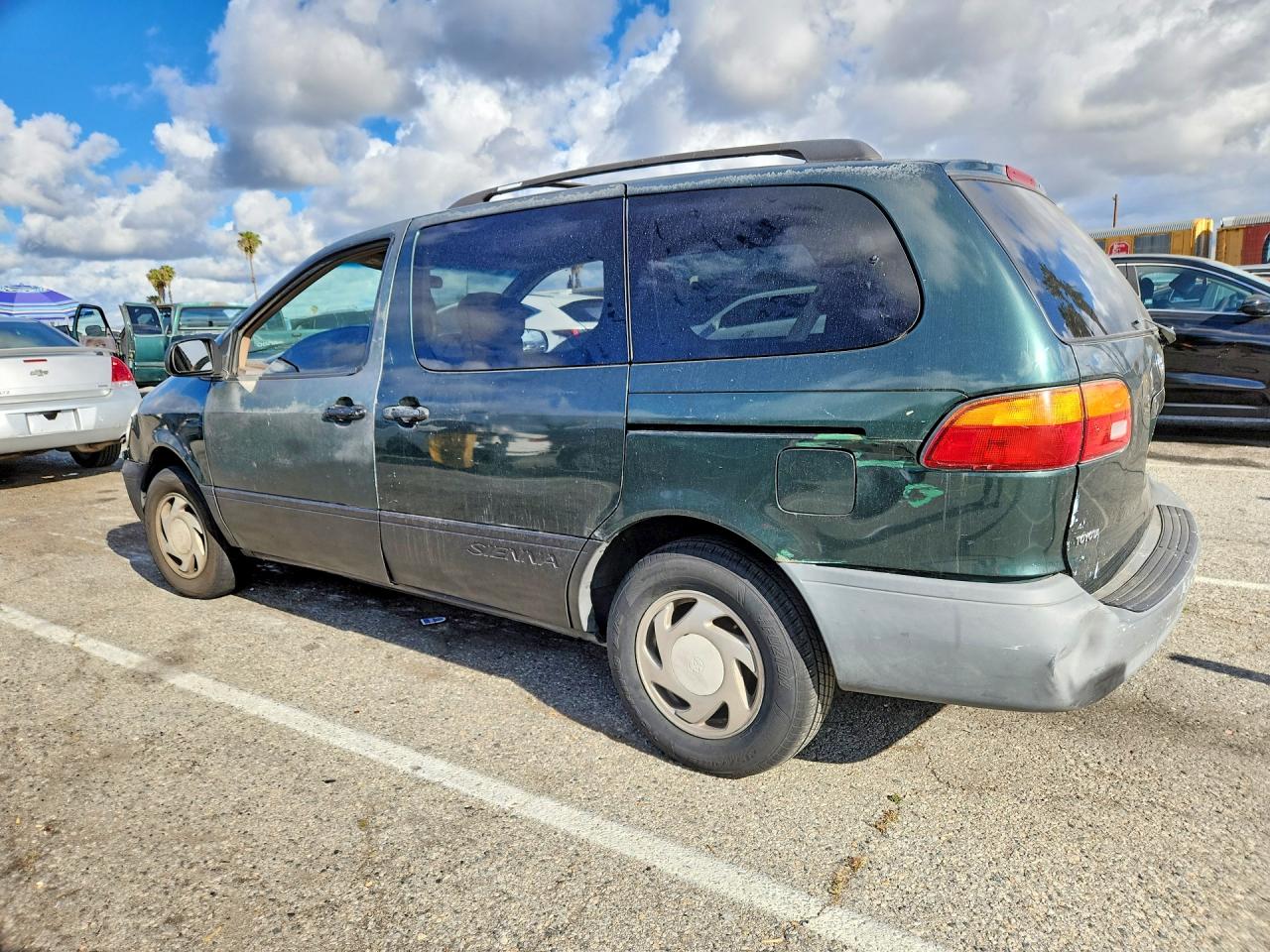 2000 Toyota Sienna Le Зеленый vin: 4T3ZF13C6YU263103