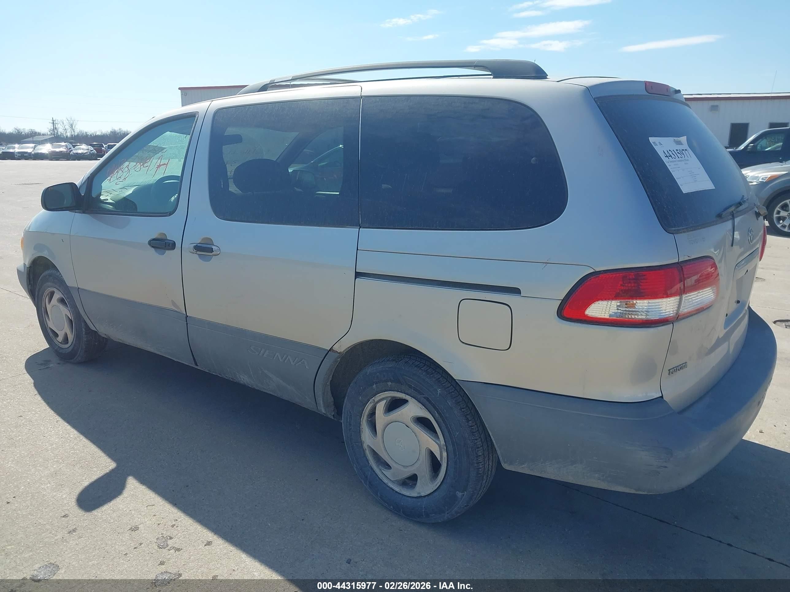 2001 Toyota Sienna Le Silver vin: 4T3ZF13C71U405464