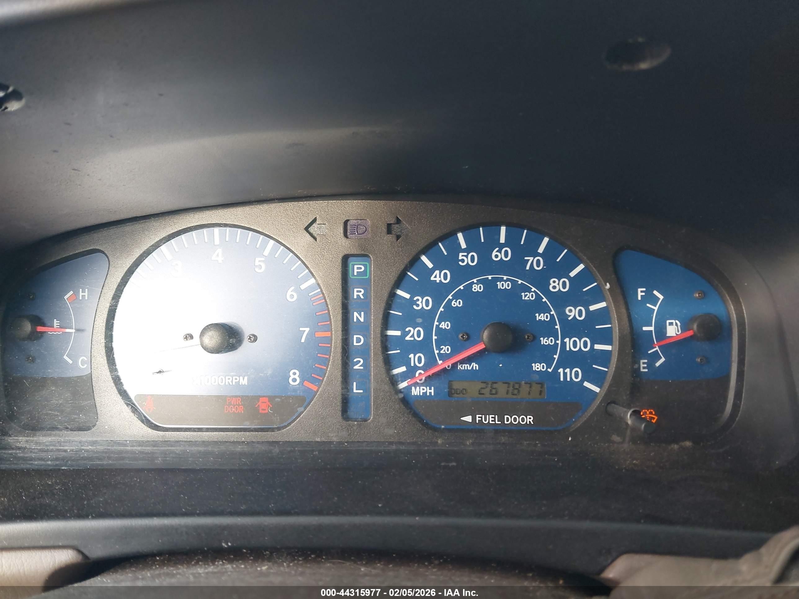 2001 Toyota Sienna Le Silver vin: 4T3ZF13C71U405464
