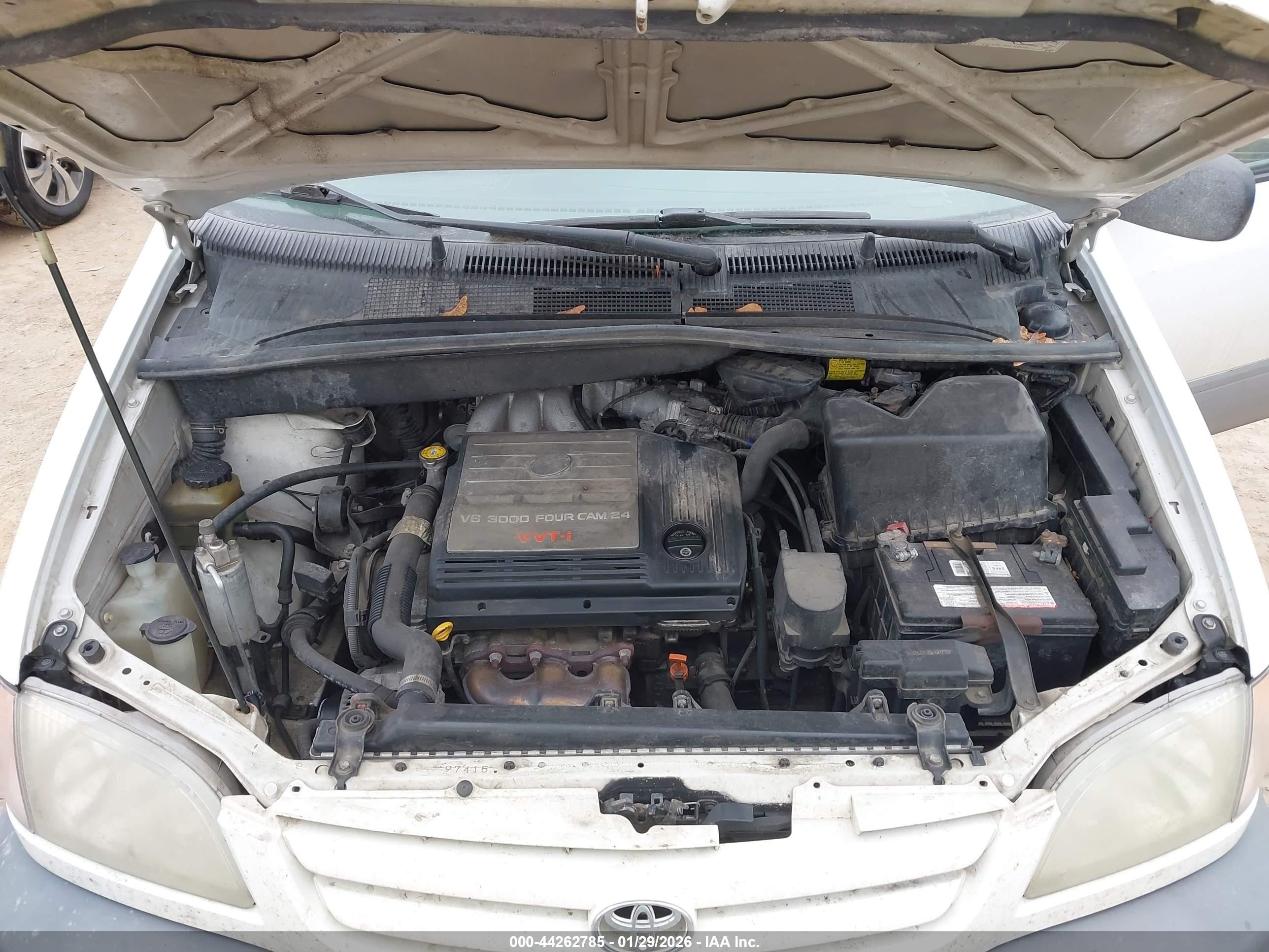 2002 Toyota Sienna Le White vin: 4T3ZF13C72U417244