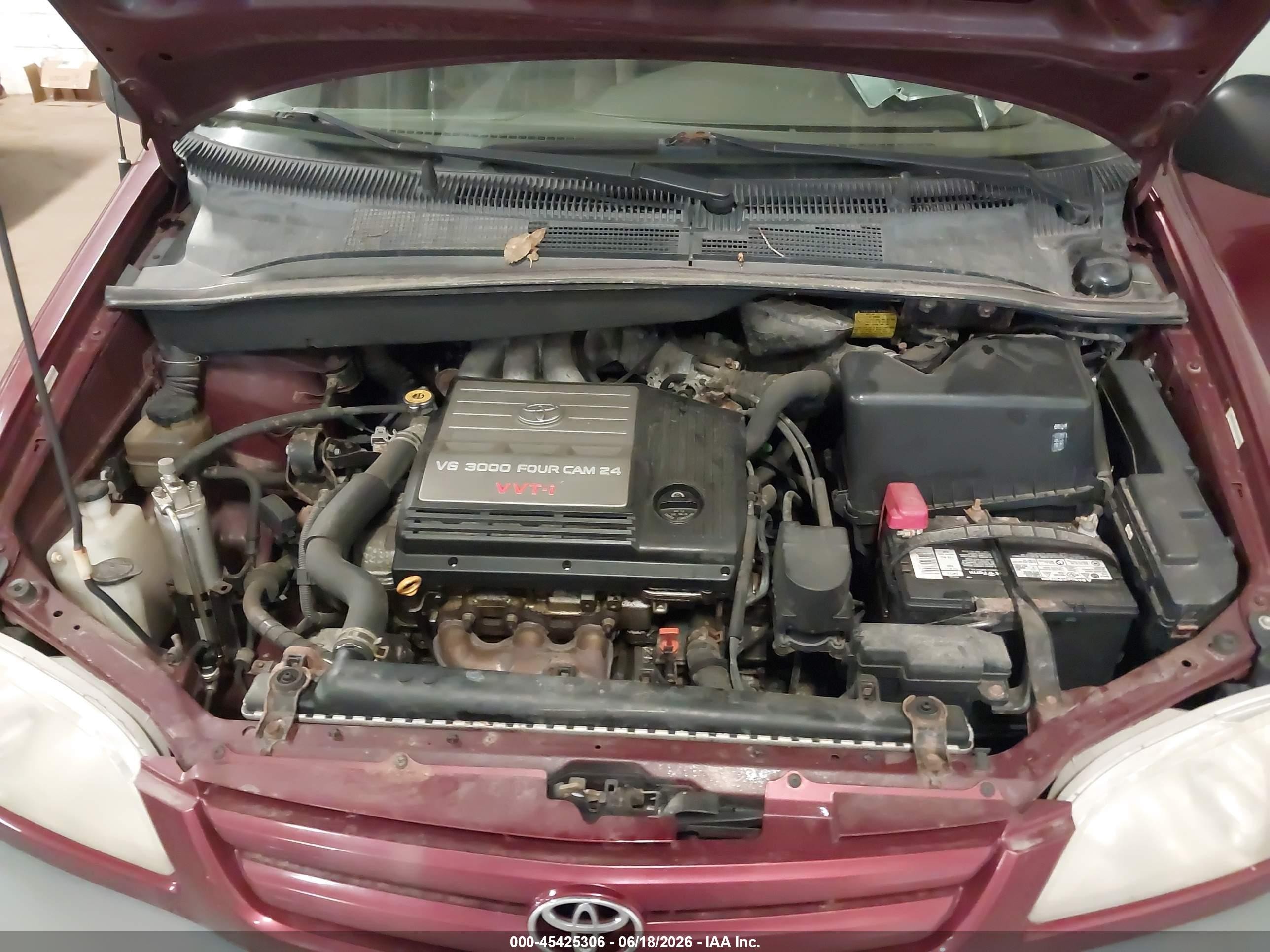 2002 Toyota Sienna Le Maroon vin: 4T3ZF13C72U447814