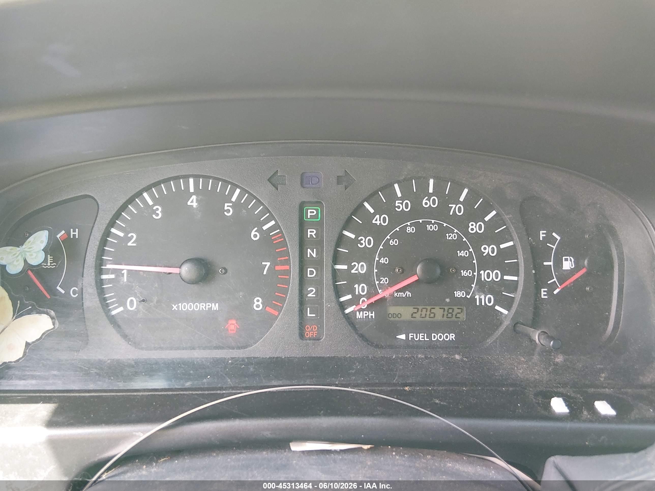 1998 Toyota Sienna Le White vin: 4T3ZF13C7WU029792