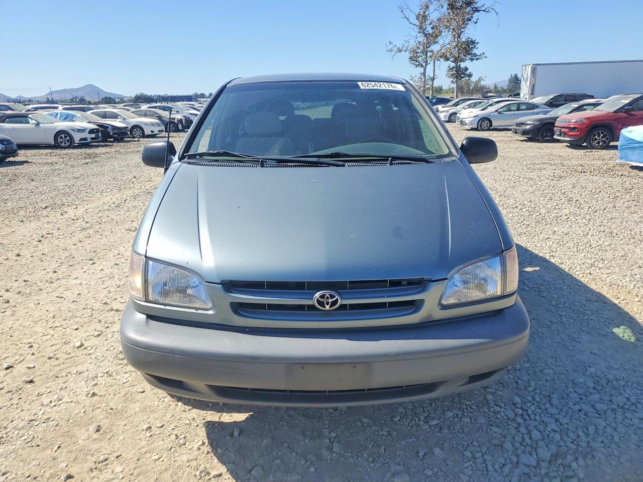 1998 Toyota Sienna Le Blue vin: 4T3ZF13C7WU084209