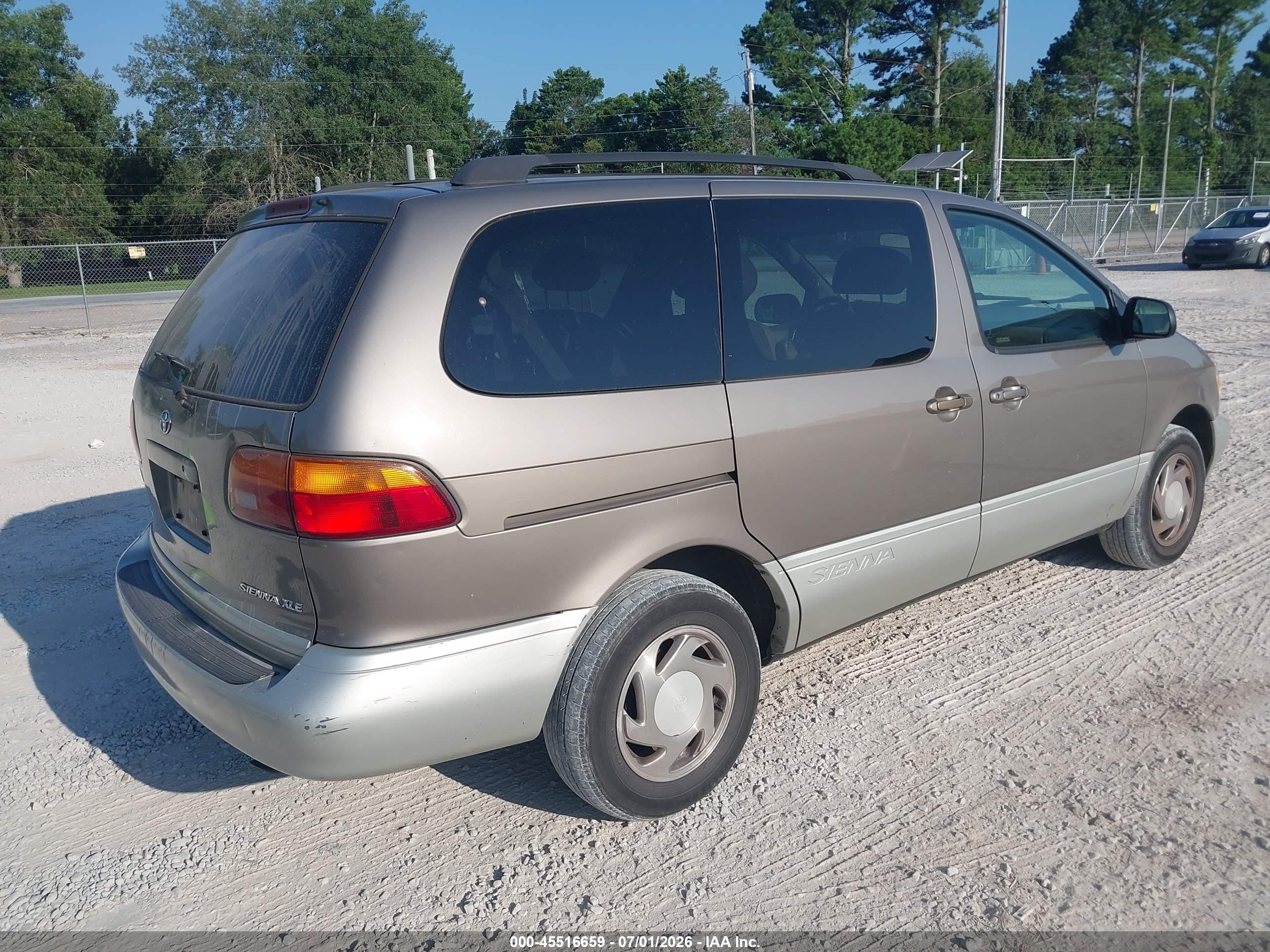 1999 Toyota Sienna Xle Brown vin: 4T3ZF13C7XU115136