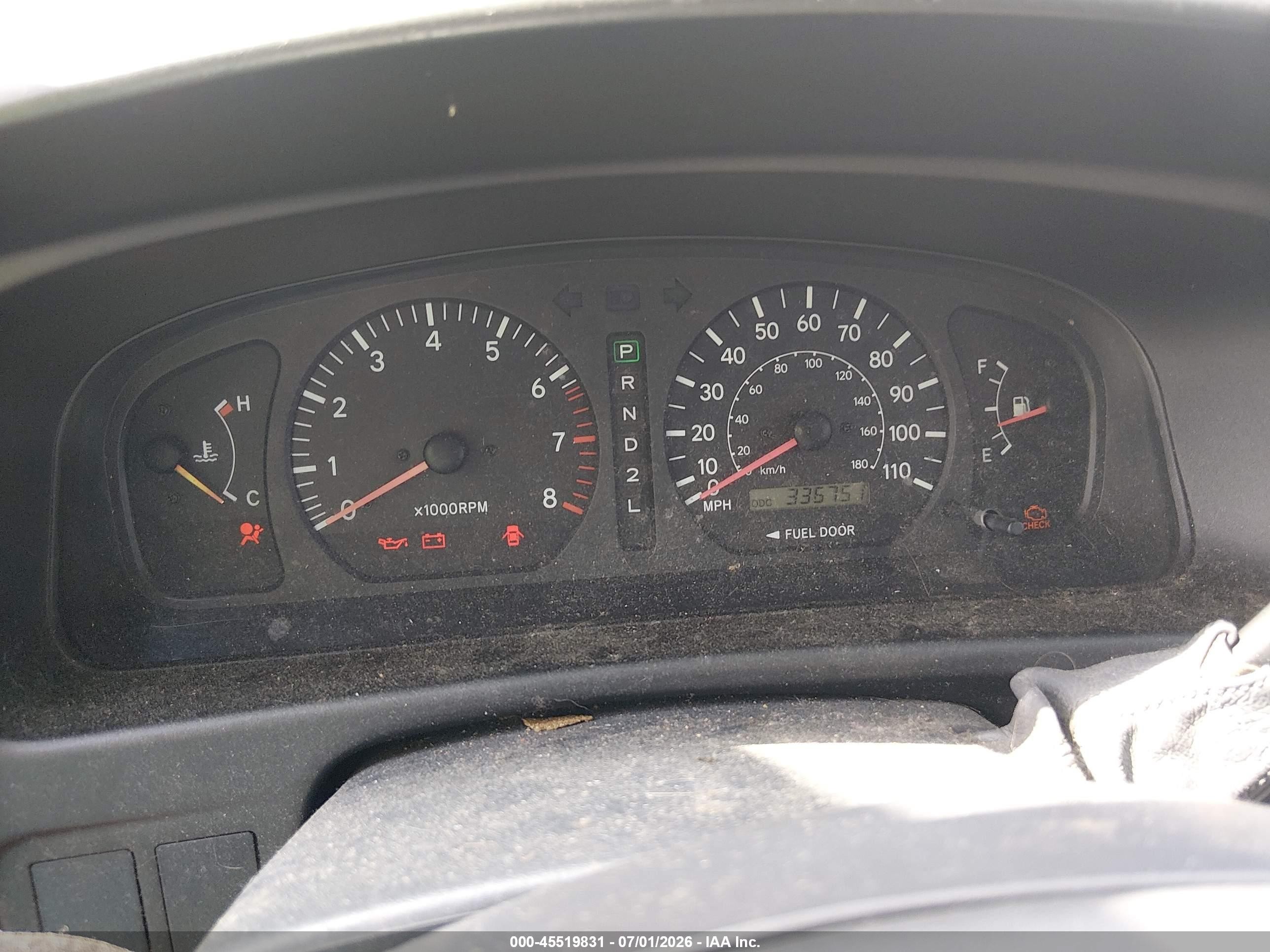 1999 Toyota Sienna Le Gray vin: 4T3ZF13C7XU163428