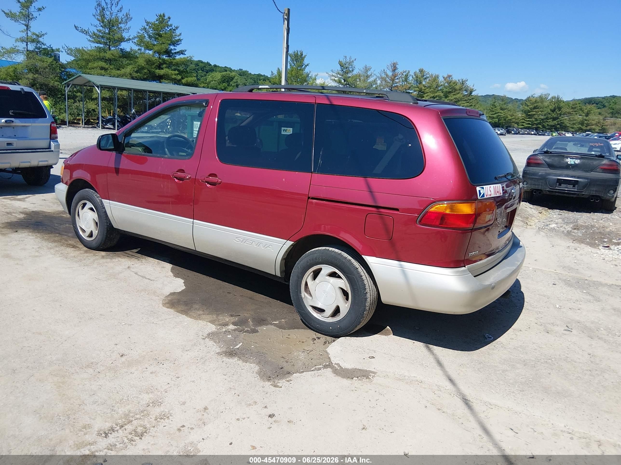 2000 Toyota Sienna Xle Red vin: 4T3ZF13C7YU172969