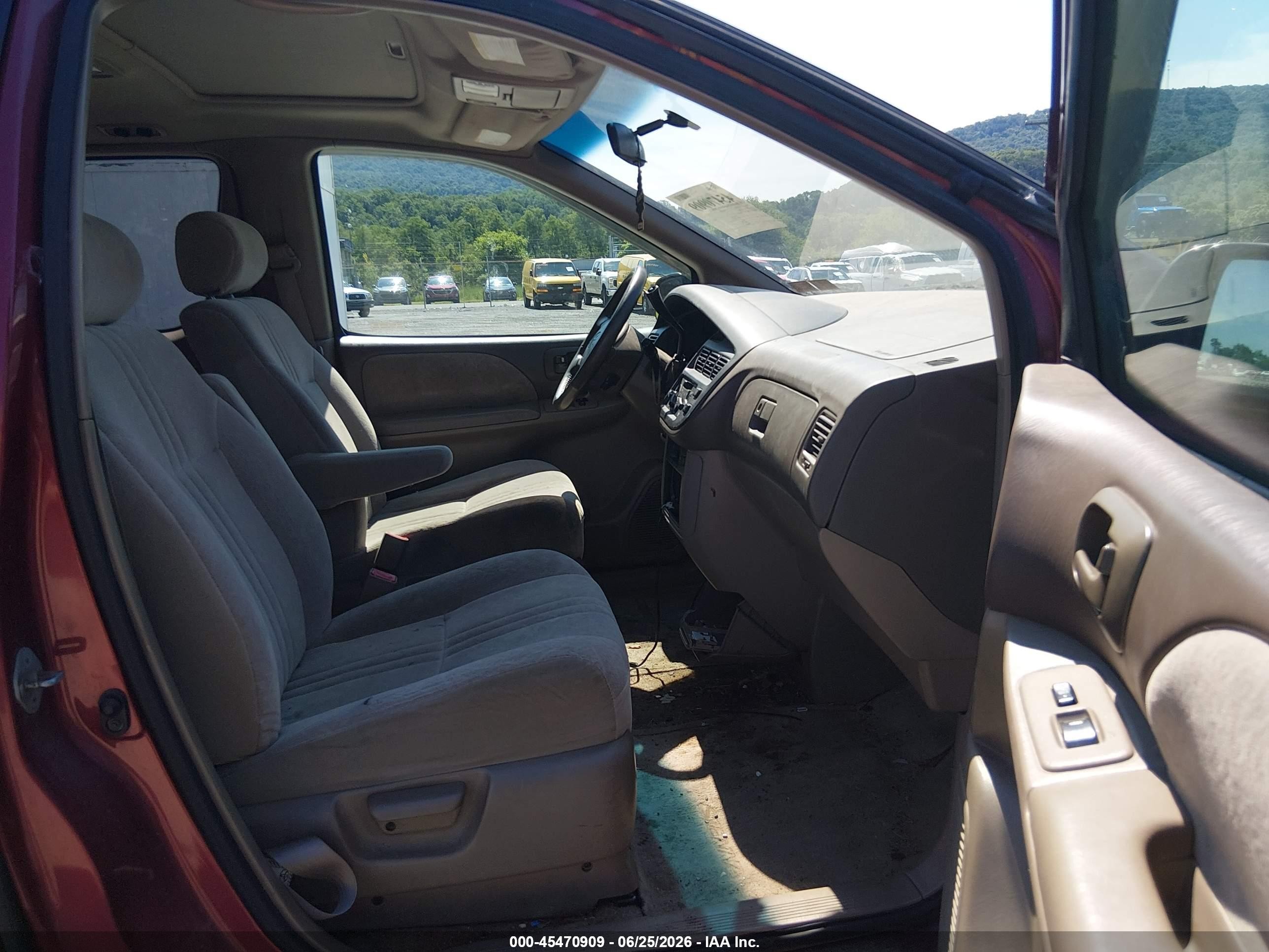 2000 Toyota Sienna Xle Red vin: 4T3ZF13C7YU172969
