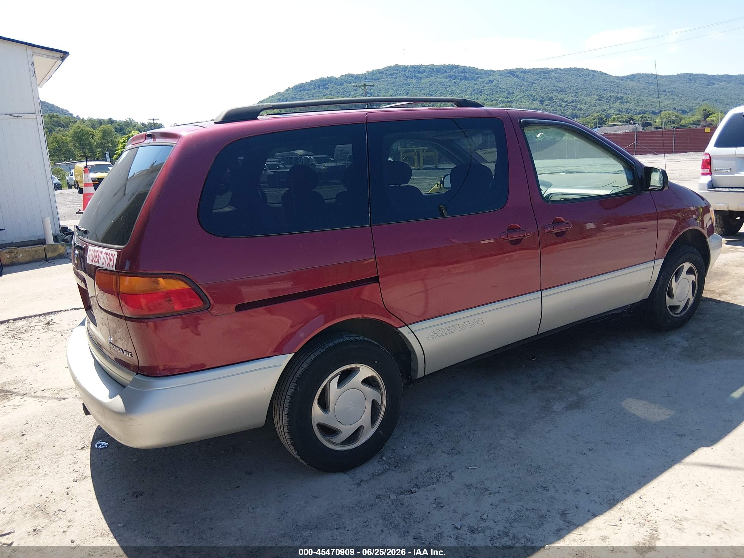2000 Toyota Sienna Xle Red vin: 4T3ZF13C7YU172969