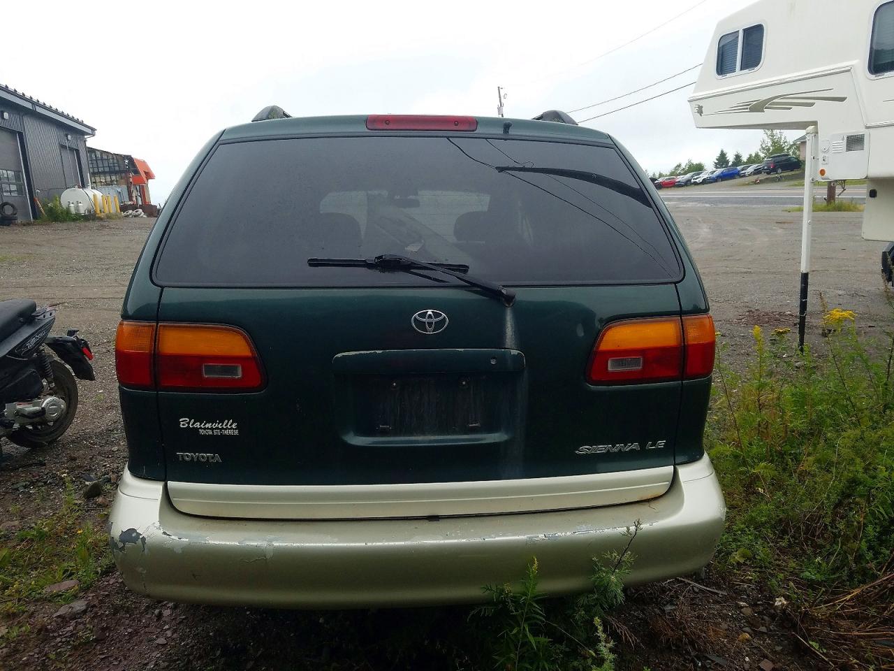 2000 Toyota Sienna Le Green vin: 4T3ZF13C7YU293601