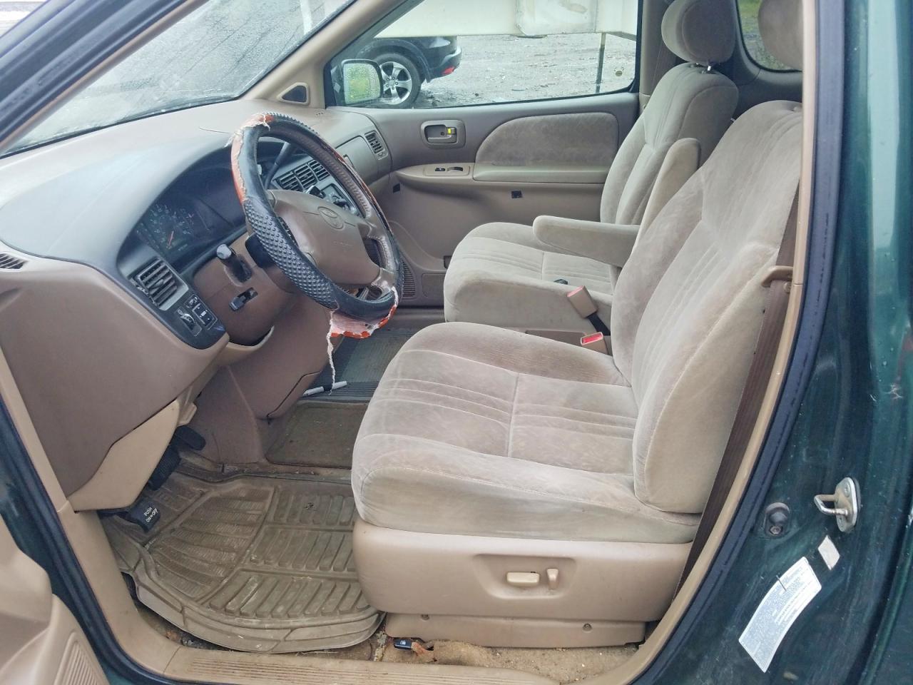 2000 Toyota Sienna Le Green vin: 4T3ZF13C7YU293601
