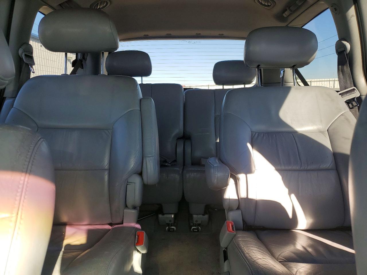 2002 Toyota Sienna Xle White vin: 4T3ZF13C82U444386
