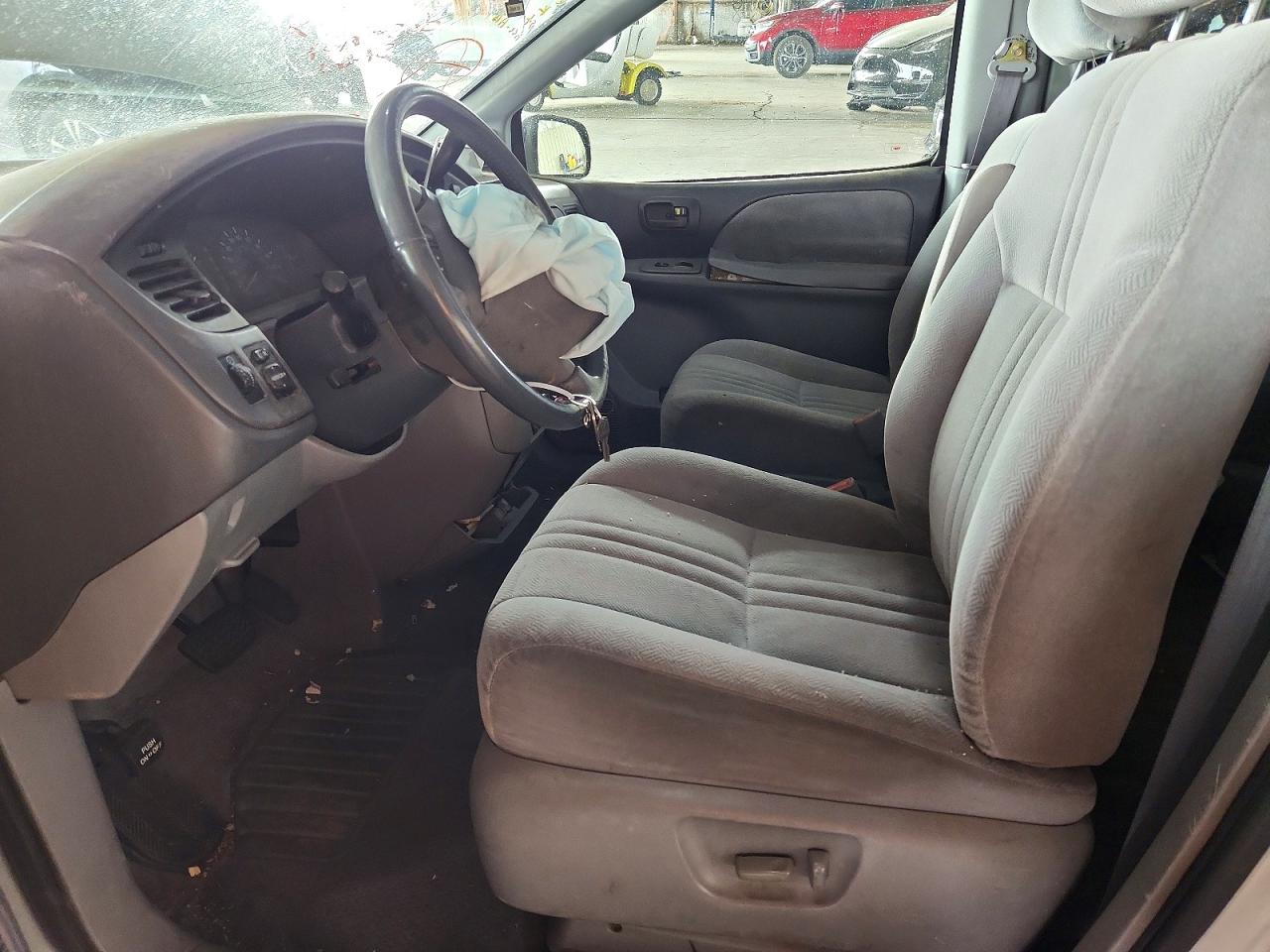 2003 Toyota Sienna Le Tan vin: 4T3ZF13C83U520514