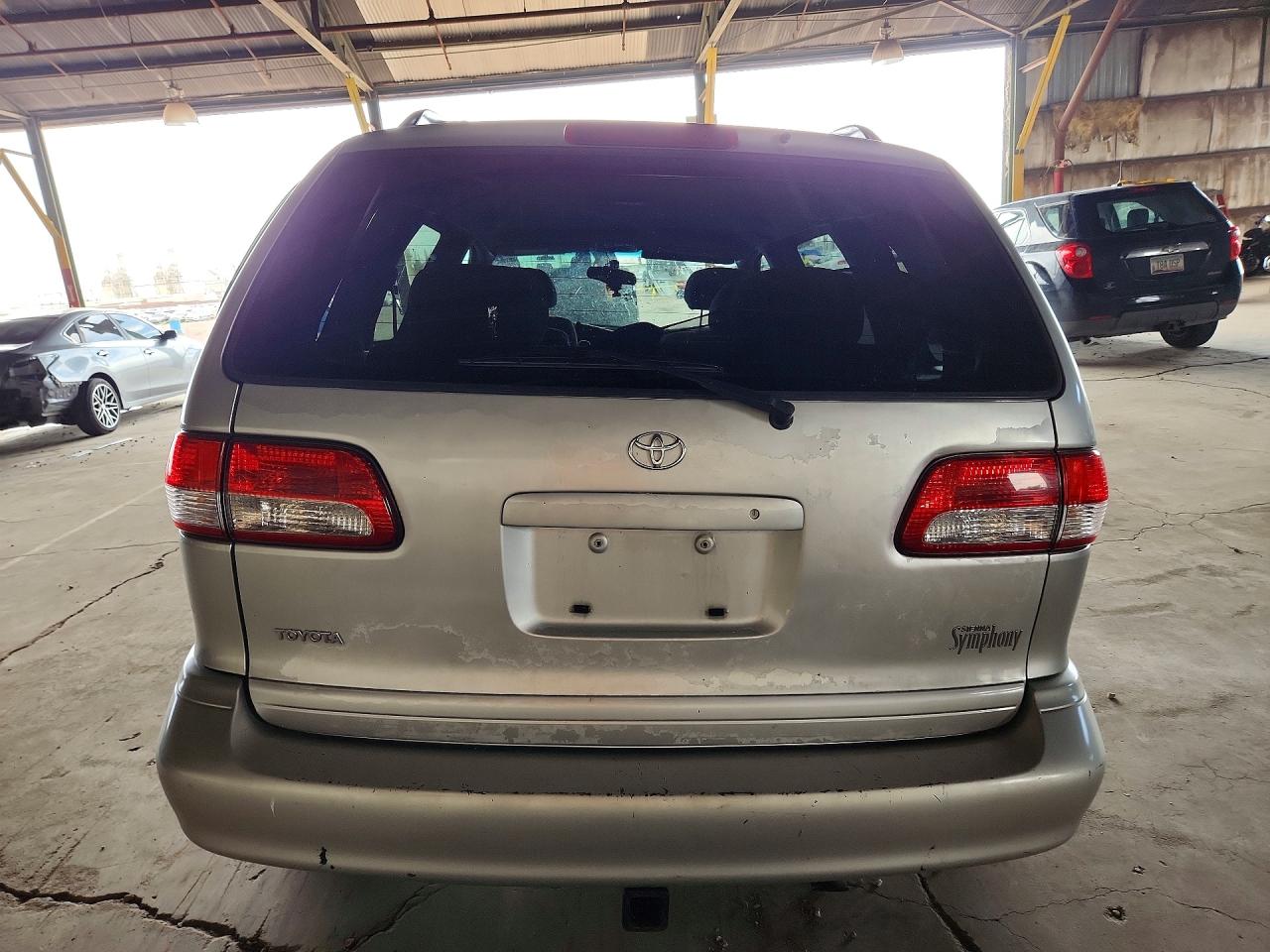 2003 Toyota Sienna Le Tan vin: 4T3ZF13C83U520514