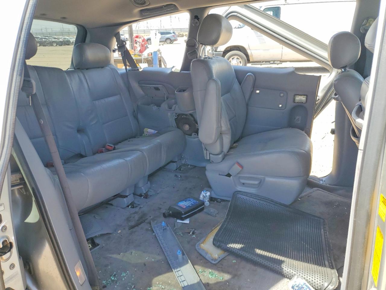 2003 Toyota Sienna Xle Серебряный vin: 4T3ZF13C83U530153