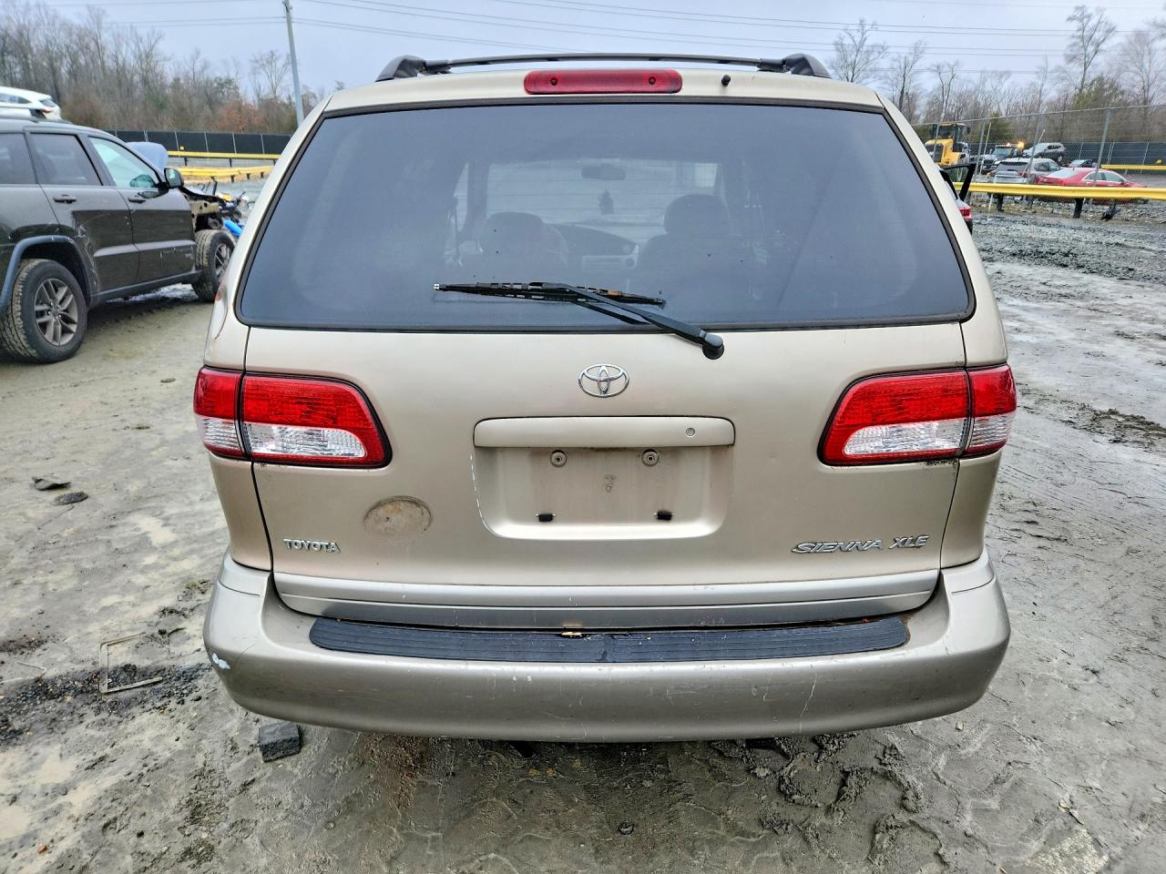 2003 Toyota Sienna Tan vin: 4T3ZF13C83U535045