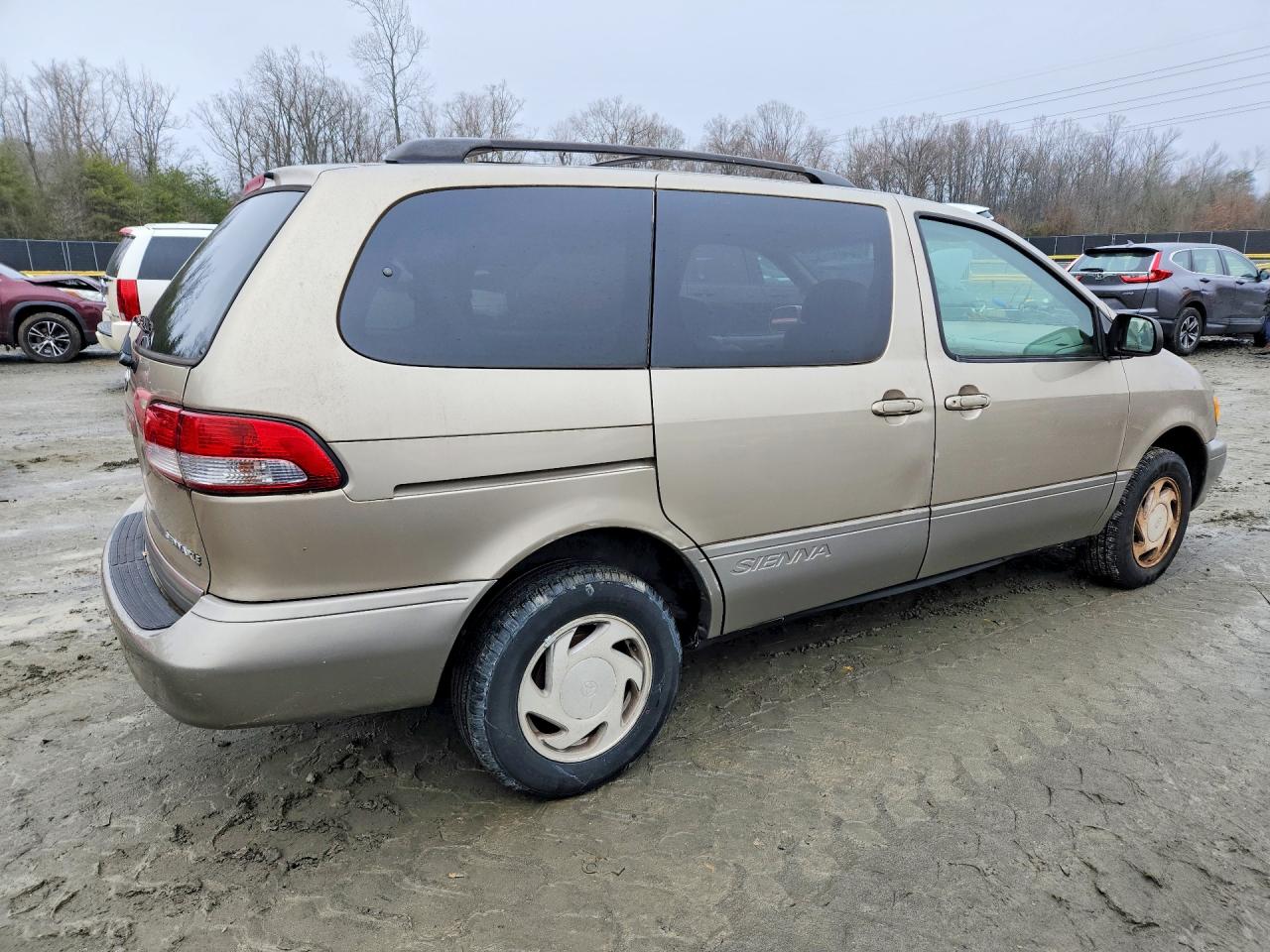 2003 Toyota Sienna Tan vin: 4T3ZF13C83U535045