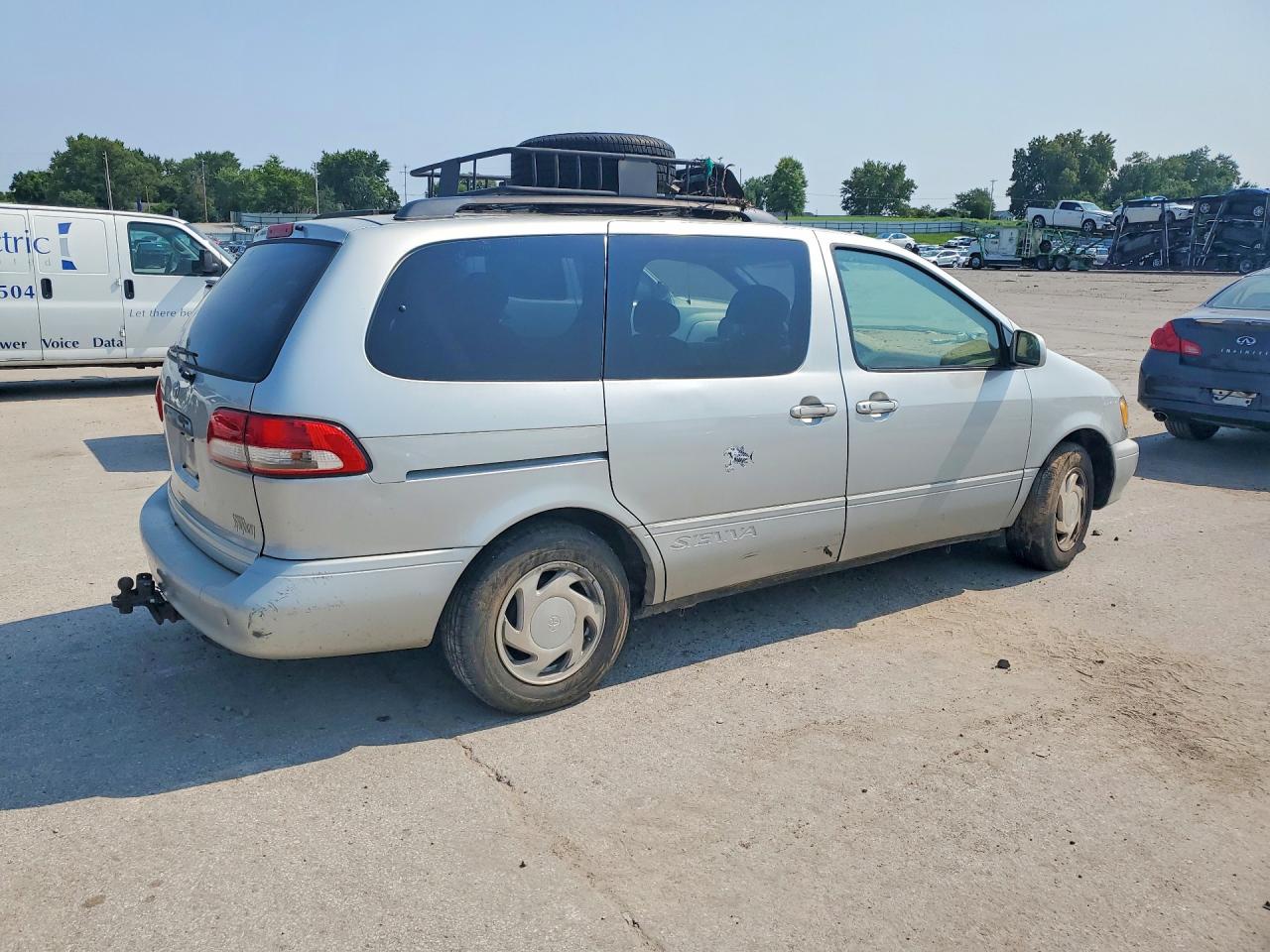 2003 Toyota Sienna Le Серебряный vin: 4T3ZF13C83U552959