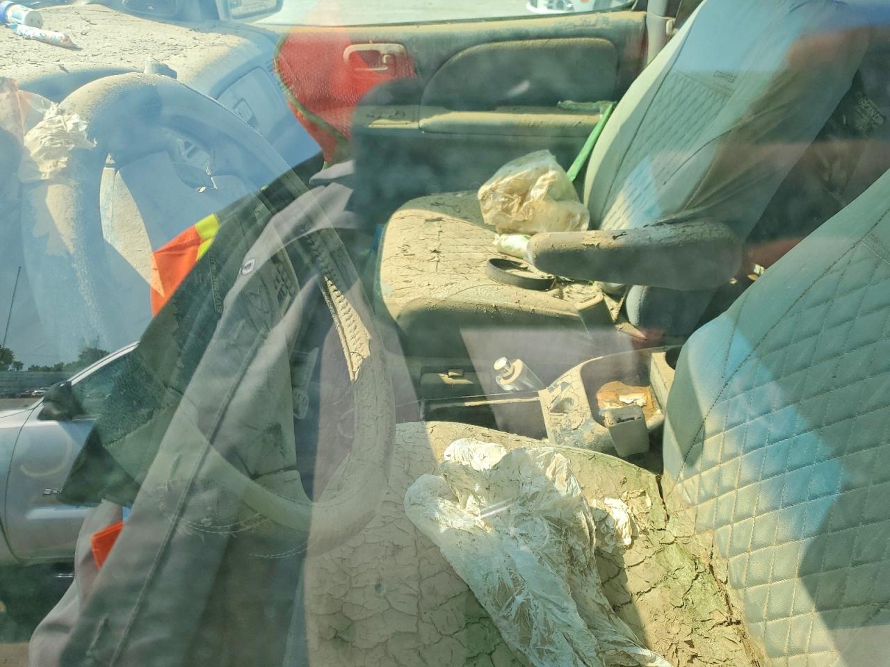2003 Toyota Sienna Le Серебряный vin: 4T3ZF13C83U552959