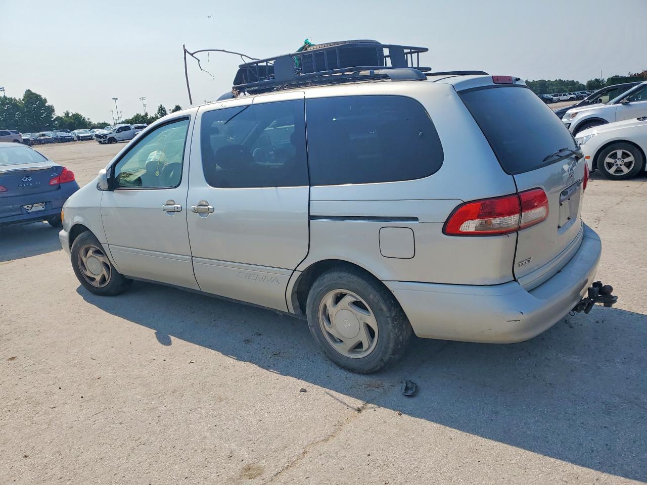 2003 Toyota Sienna Le Серебряный vin: 4T3ZF13C83U552959