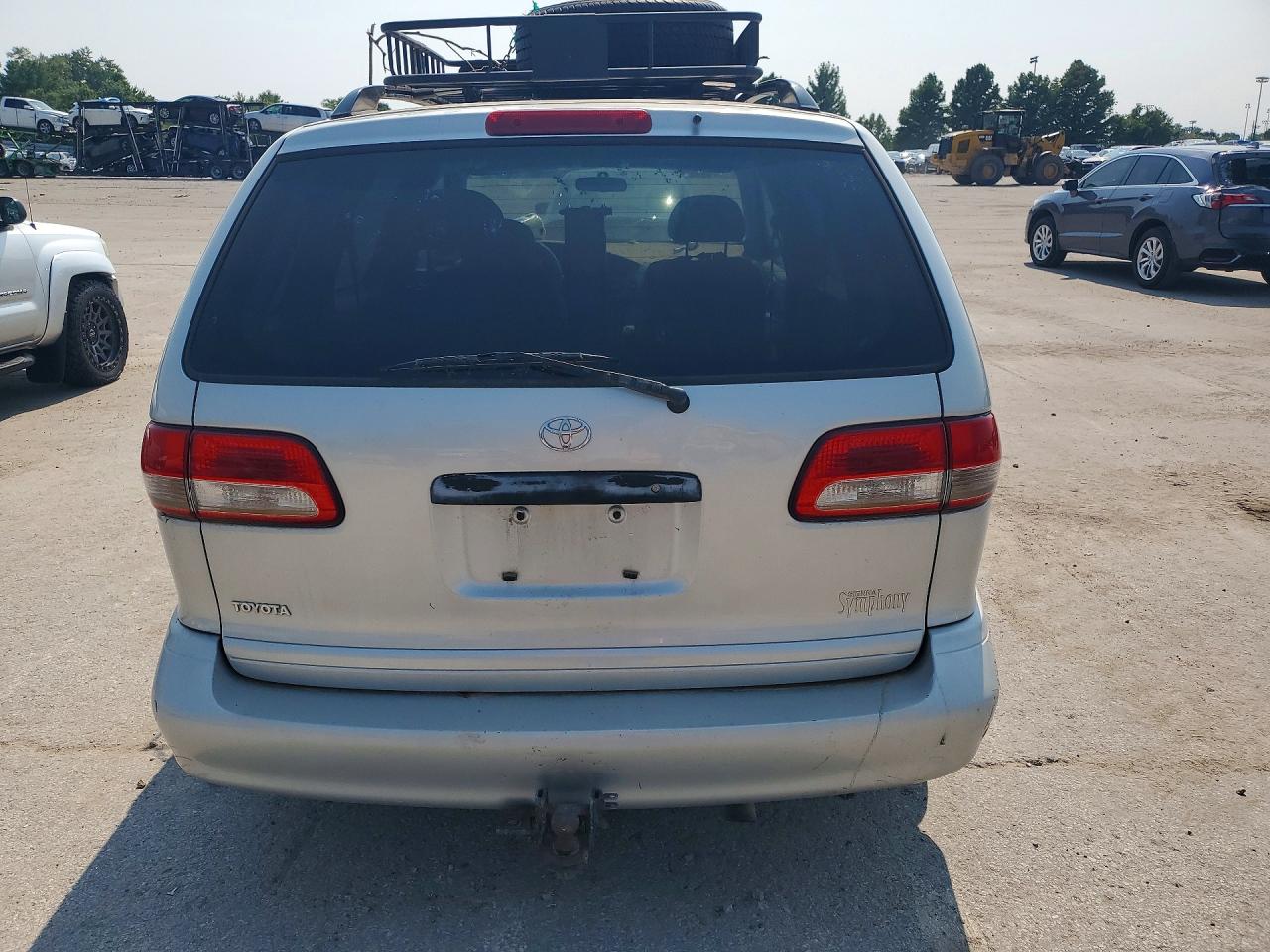 2003 Toyota Sienna Le Серебряный vin: 4T3ZF13C83U552959
