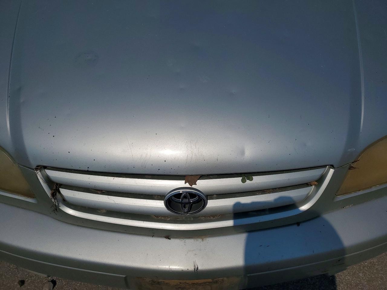 2003 Toyota Sienna Le Серебряный vin: 4T3ZF13C83U552959