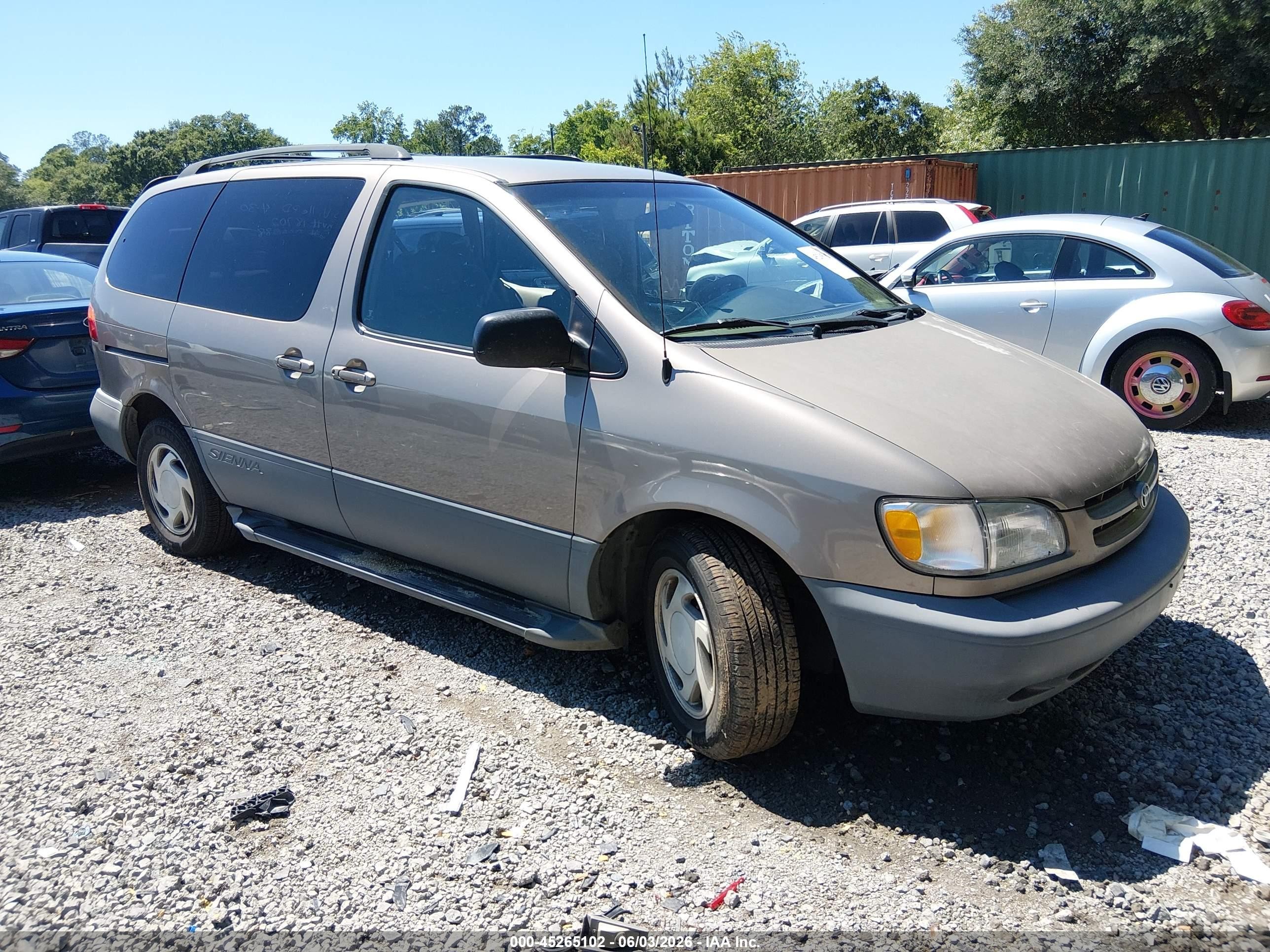 1998 Toyota Sienna Le Tan vin: 4T3ZF13C8WU066088