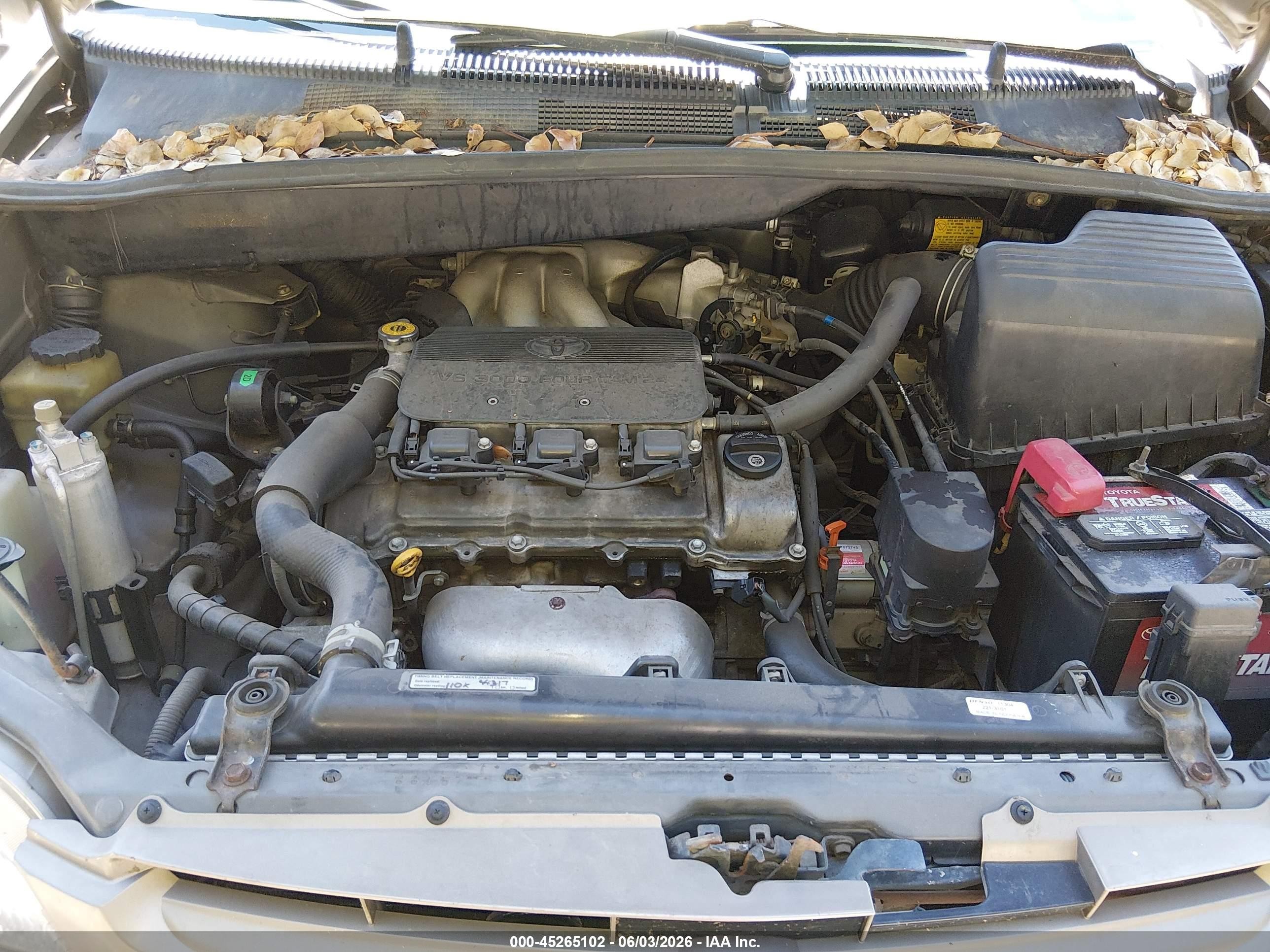 1998 Toyota Sienna Le Tan vin: 4T3ZF13C8WU066088