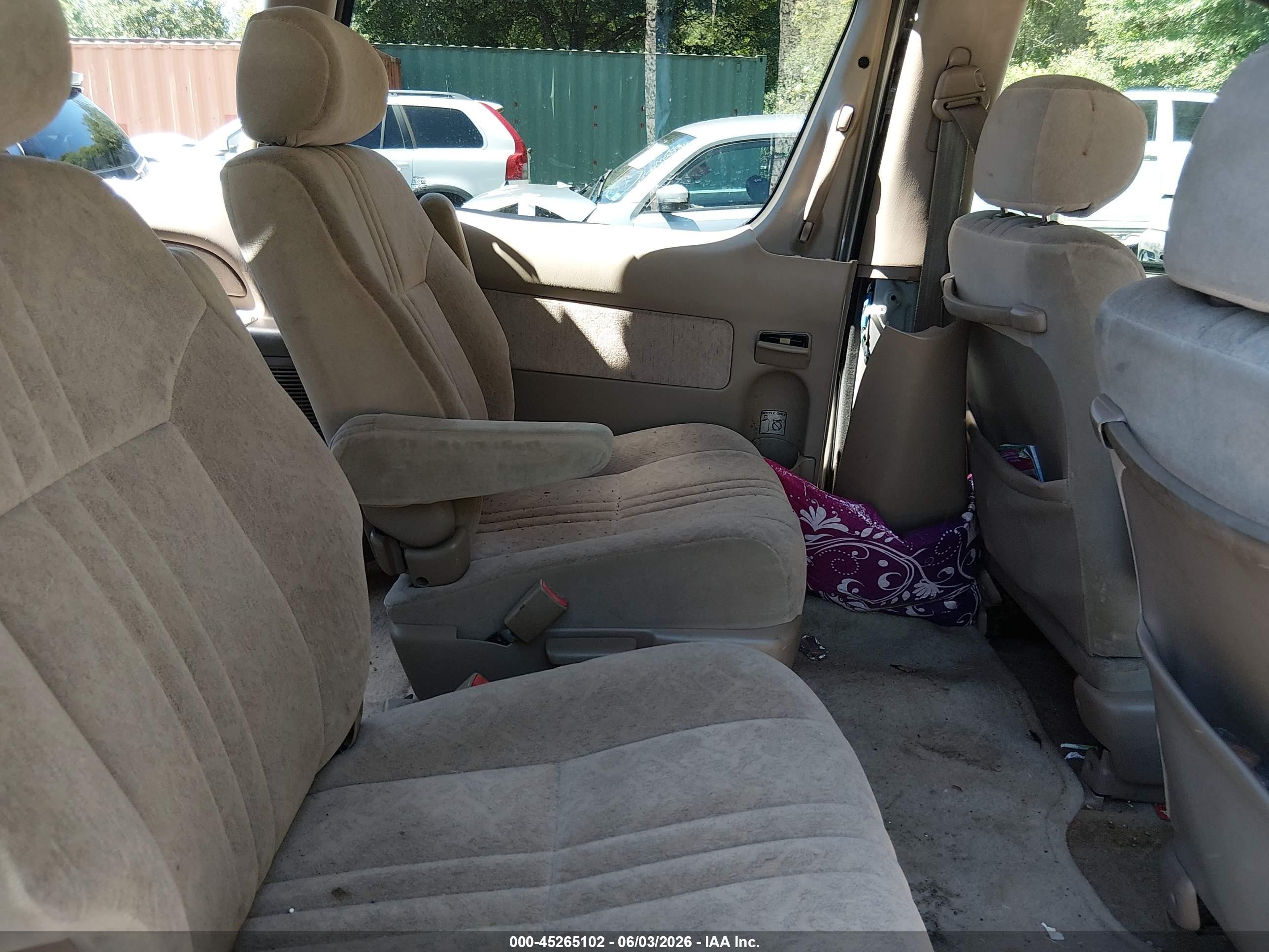 1998 Toyota Sienna Le Tan vin: 4T3ZF13C8WU066088