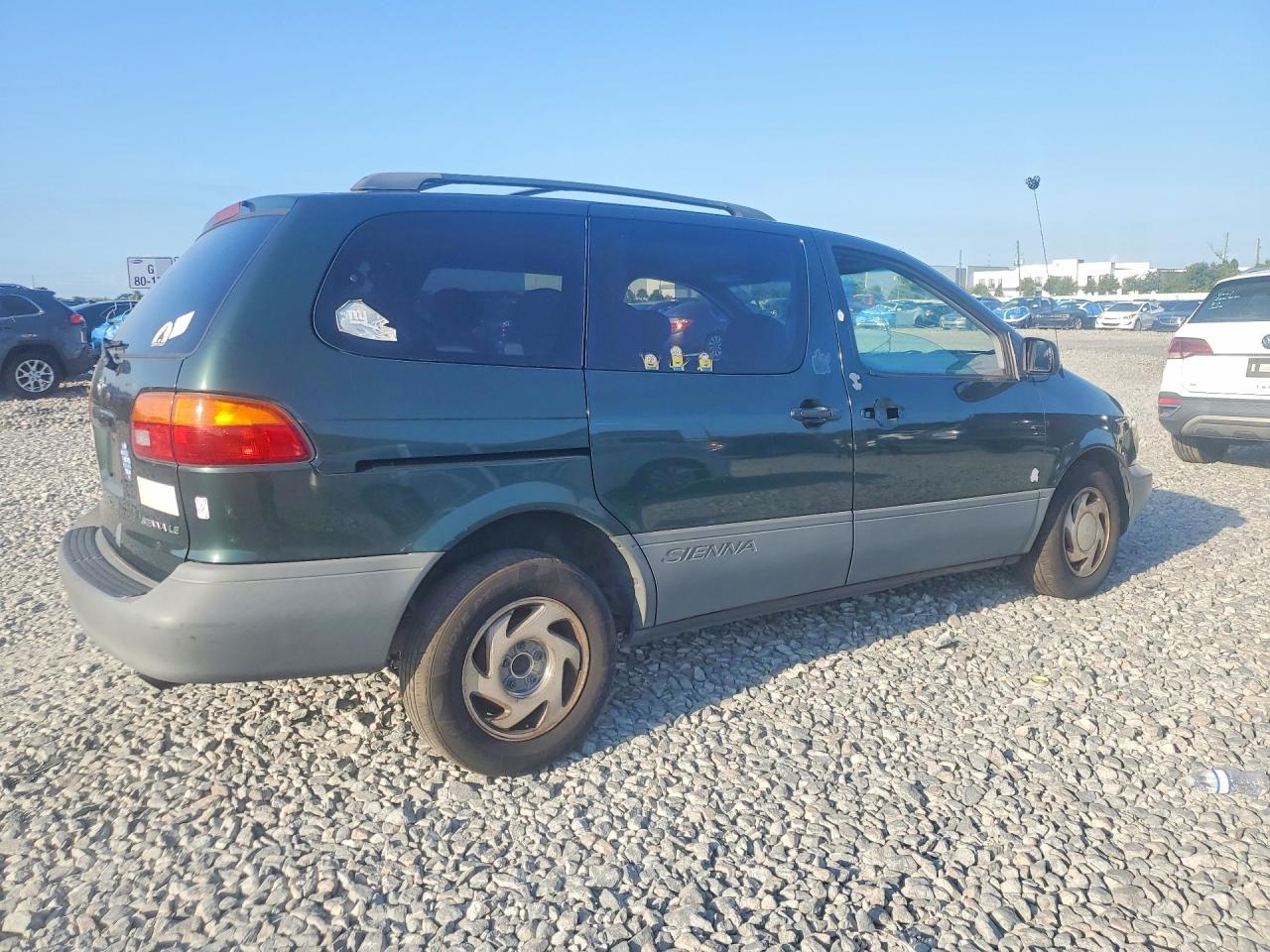 1999 Toyota Sienna Le Green vin: 4T3ZF13C8XU164281