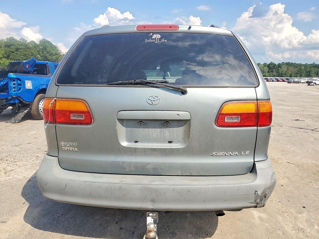 2000 Toyota Sienna Le Green vin: 4T3ZF13C8YU179705