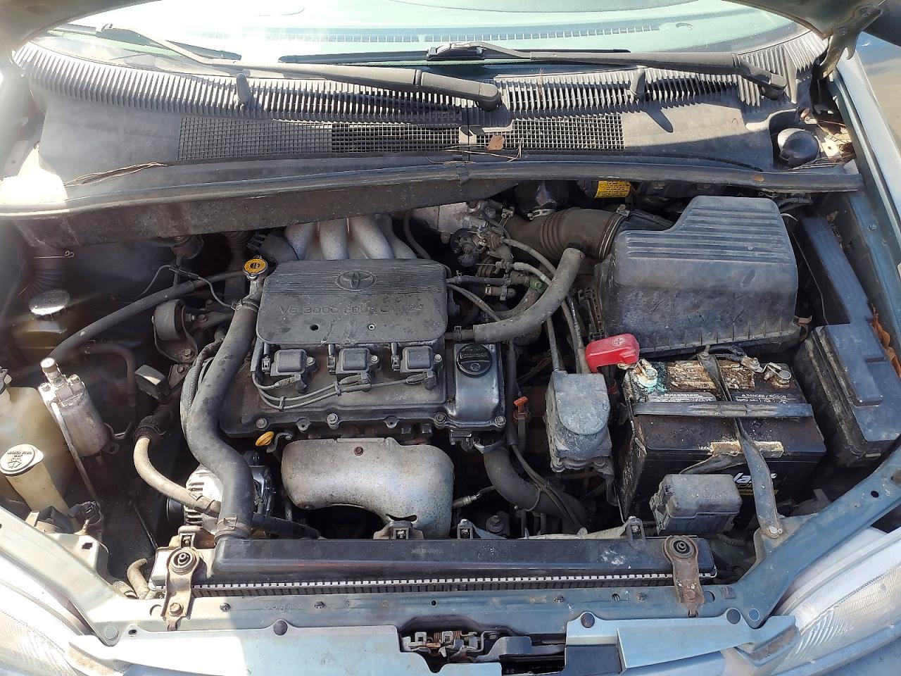 2000 Toyota Sienna Le Green vin: 4T3ZF13C8YU179705