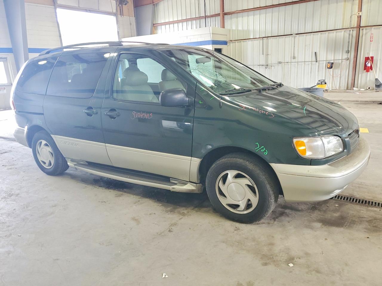 2000 Toyota Sienna Xle Green vin: 4T3ZF13C8YU206580
