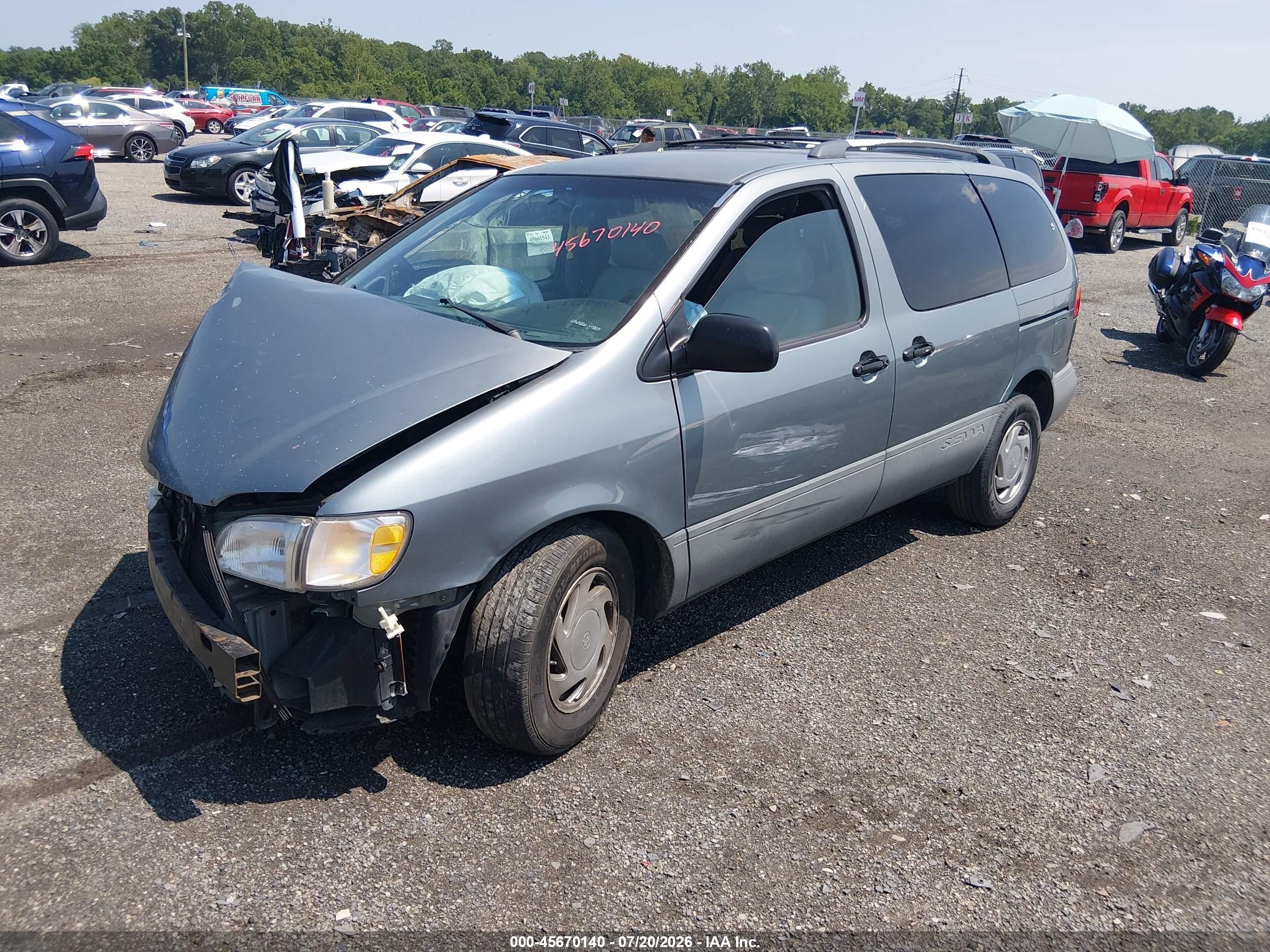 2000 Toyota Sienna Le Light Blue vin: 4T3ZF13C8YU302340
