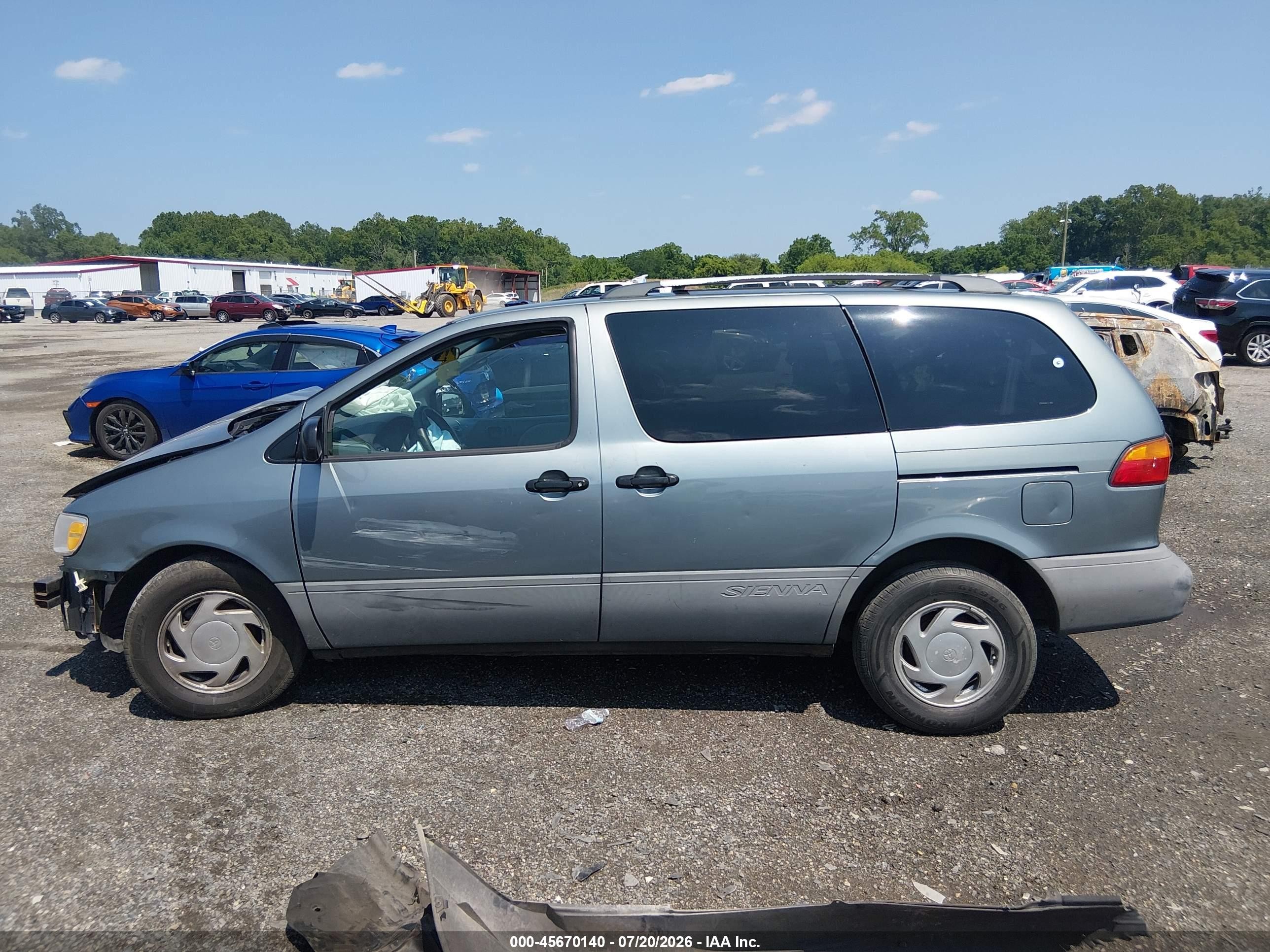 2000 Toyota Sienna Le Light Blue vin: 4T3ZF13C8YU302340