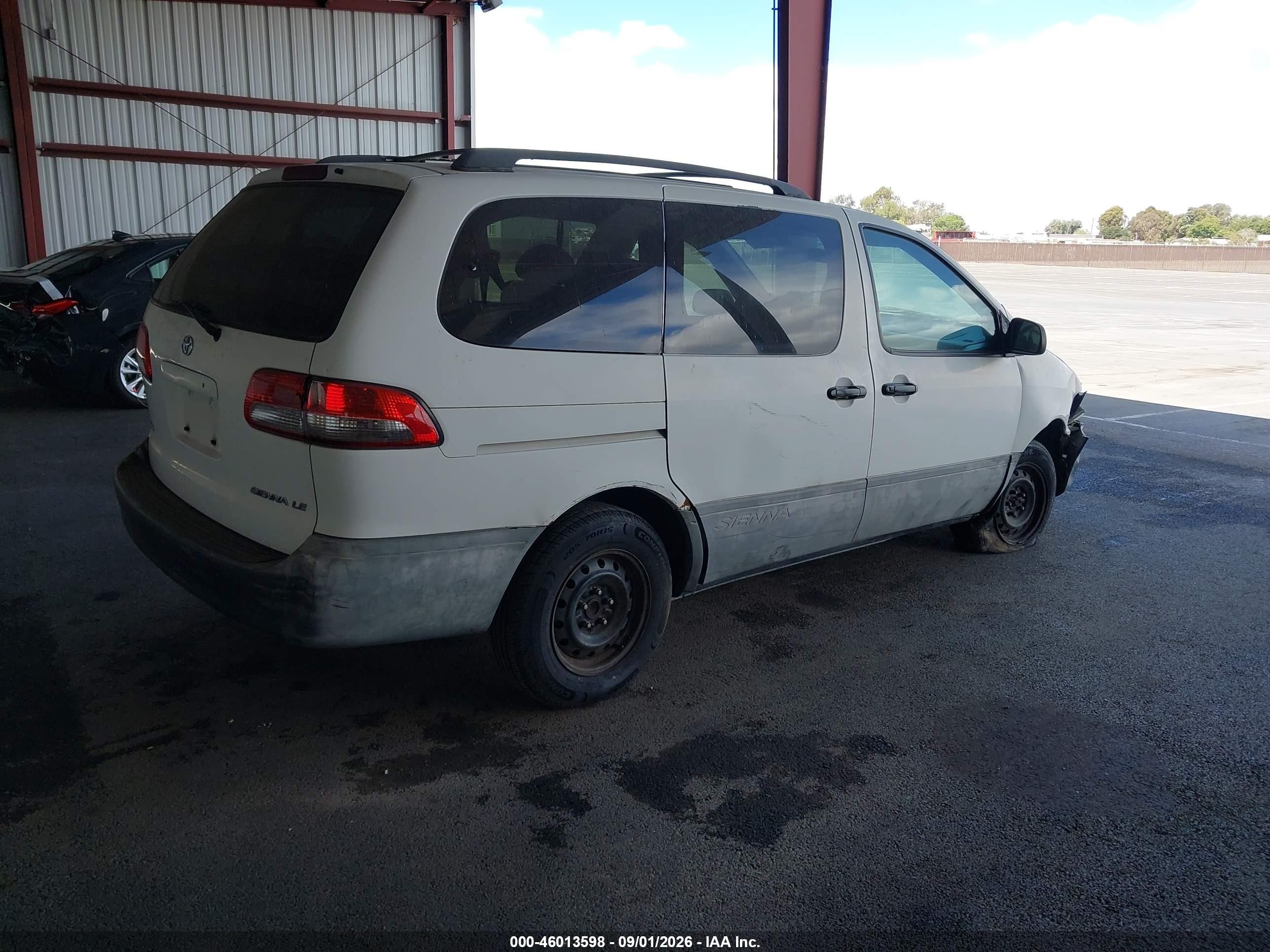 2001 Toyota Sienna Le White vin: 4T3ZF13C91U387162
