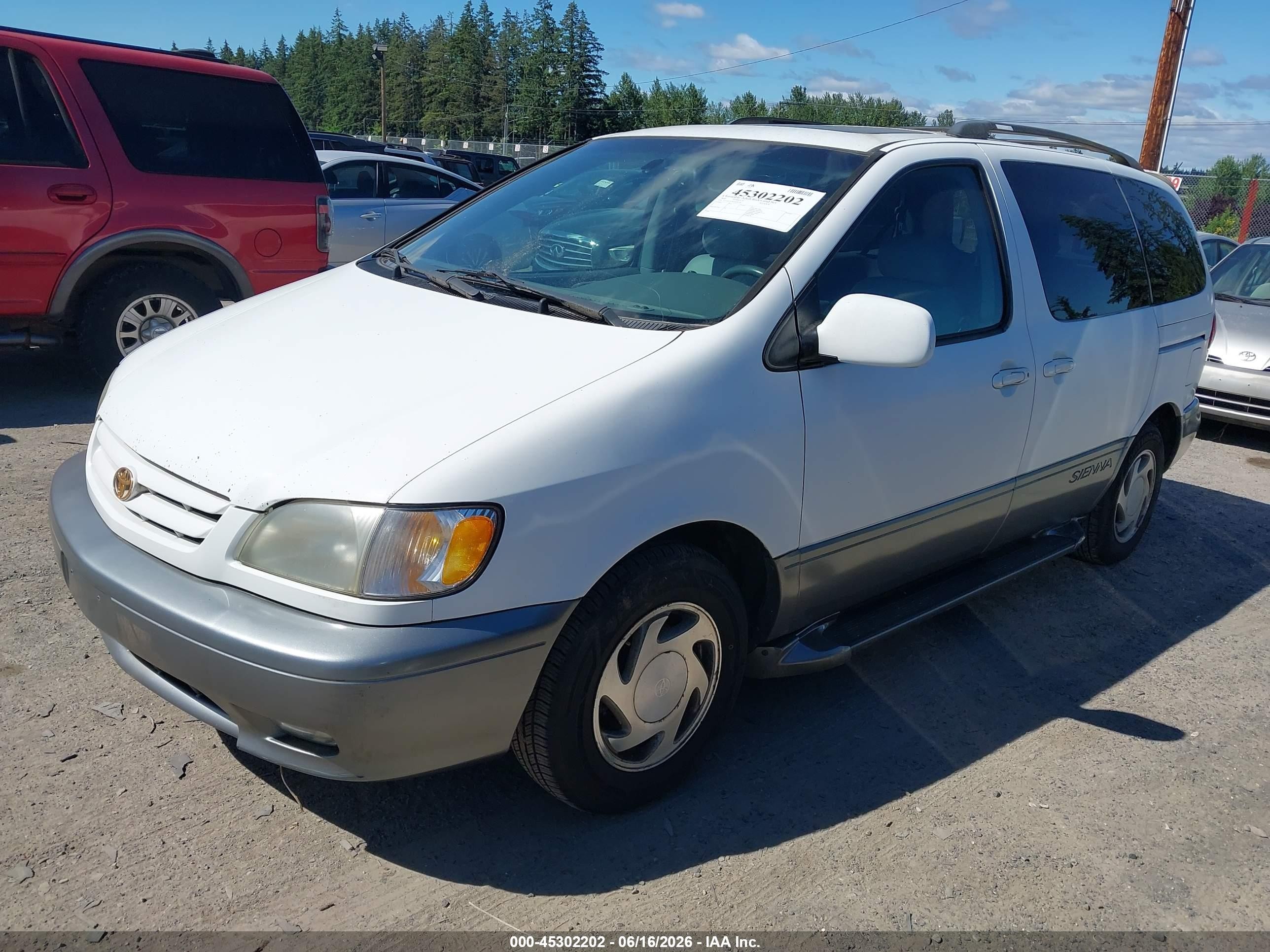 2002 Toyota Sienna Xle White vin: 4T3ZF13C92U429170