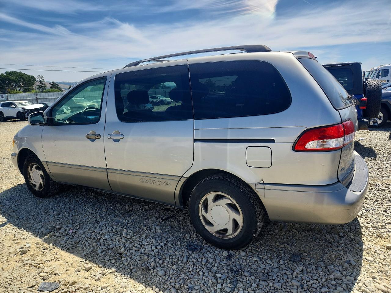 2002 Toyota Sienna Xle Silver vin: 4T3ZF13C92U469829