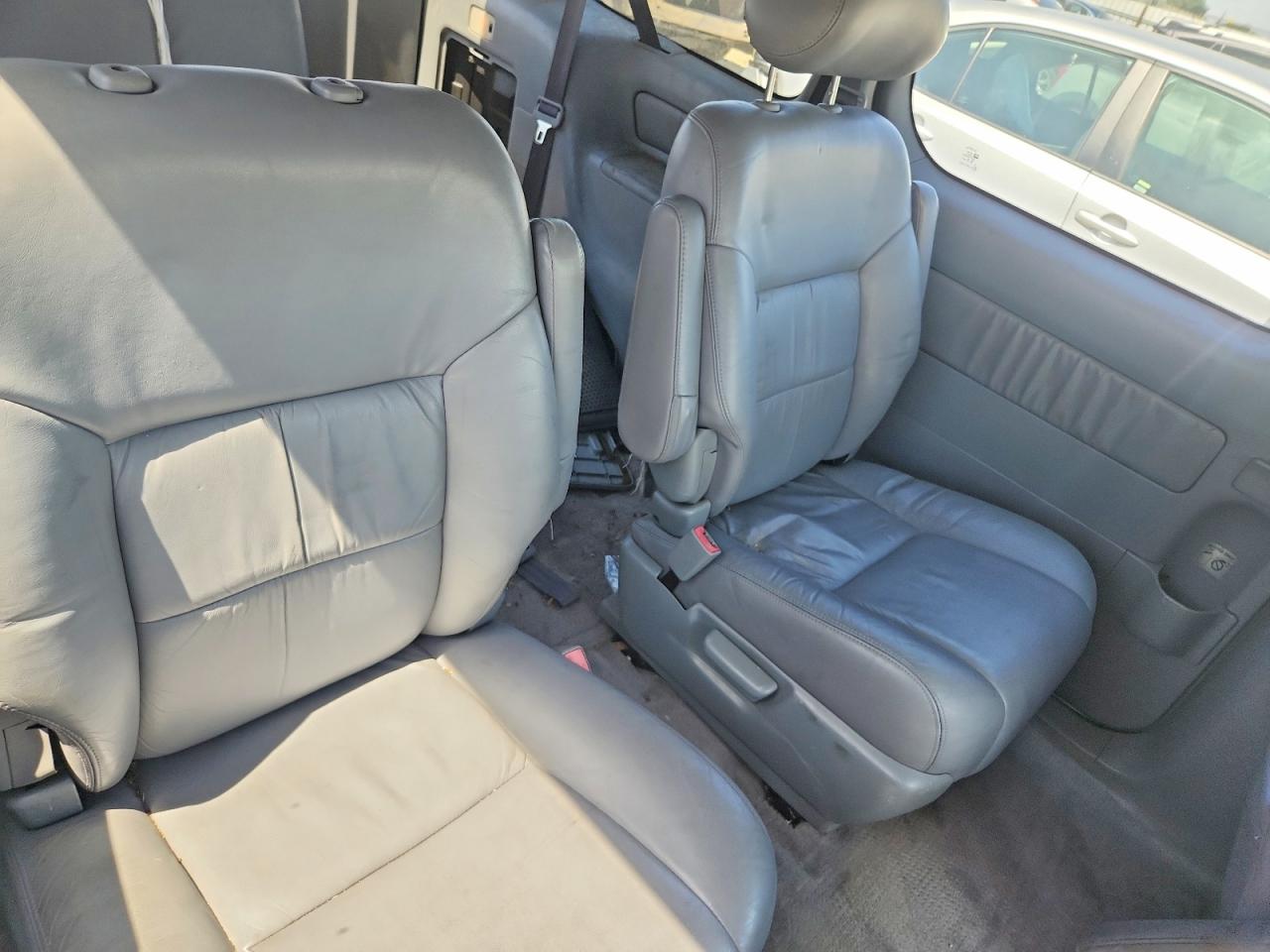 2002 Toyota Sienna Xle Silver vin: 4T3ZF13C92U469829