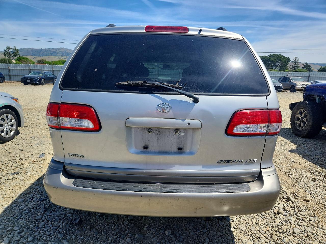 2002 Toyota Sienna Xle Silver vin: 4T3ZF13C92U469829
