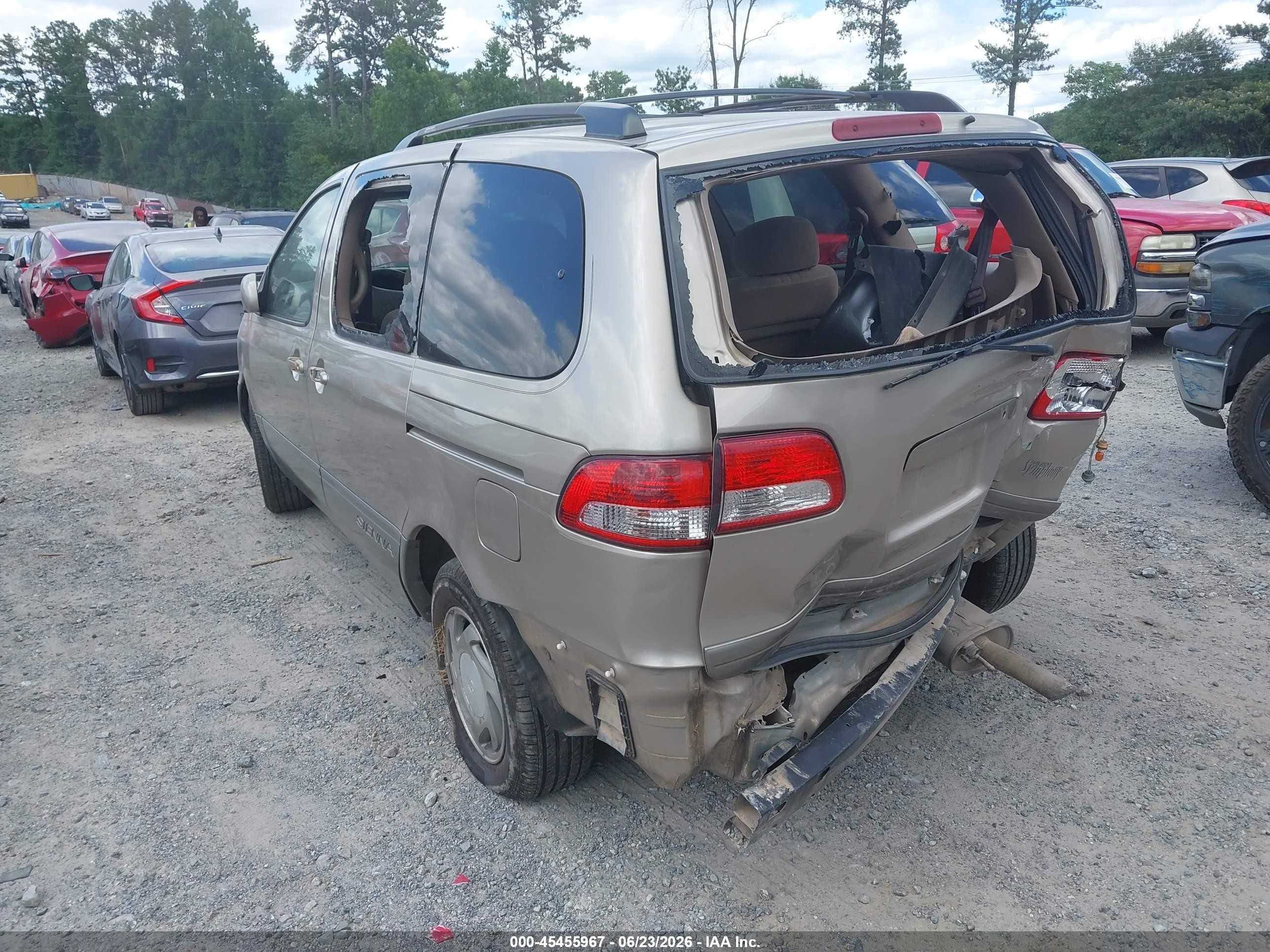 2003 Toyota Sienna Le Tan vin: 4T3ZF13C93U520716